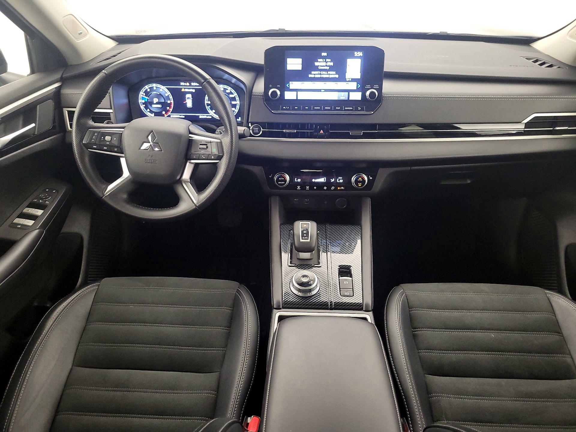 Thumbnail: 2024 Mitsubishi Outlander - 9