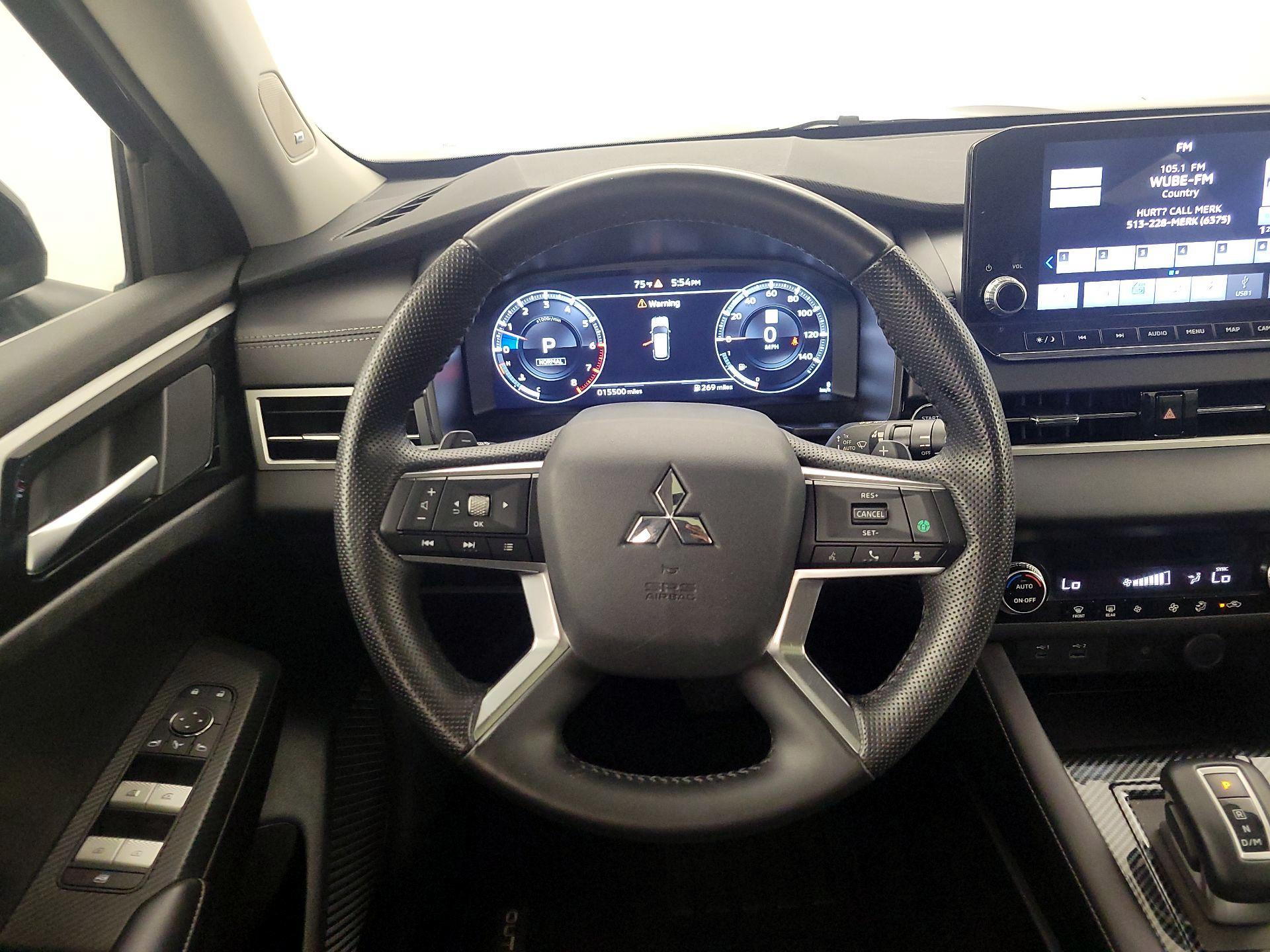 Thumbnail: 2024 Mitsubishi Outlander - 10