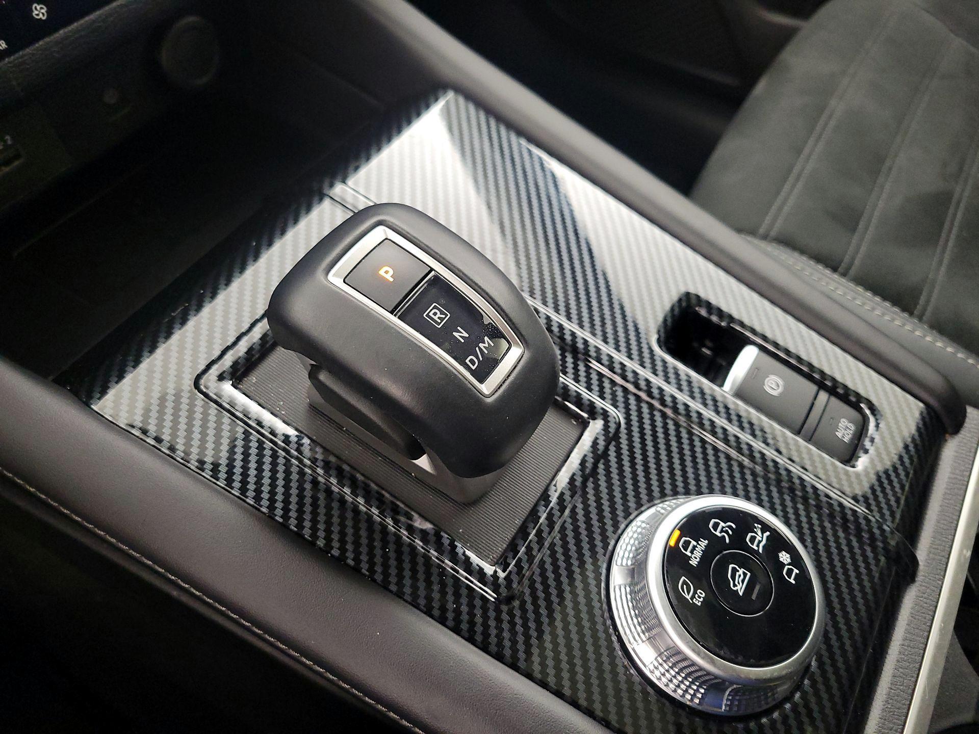 Thumbnail: 2024 Mitsubishi Outlander - 18