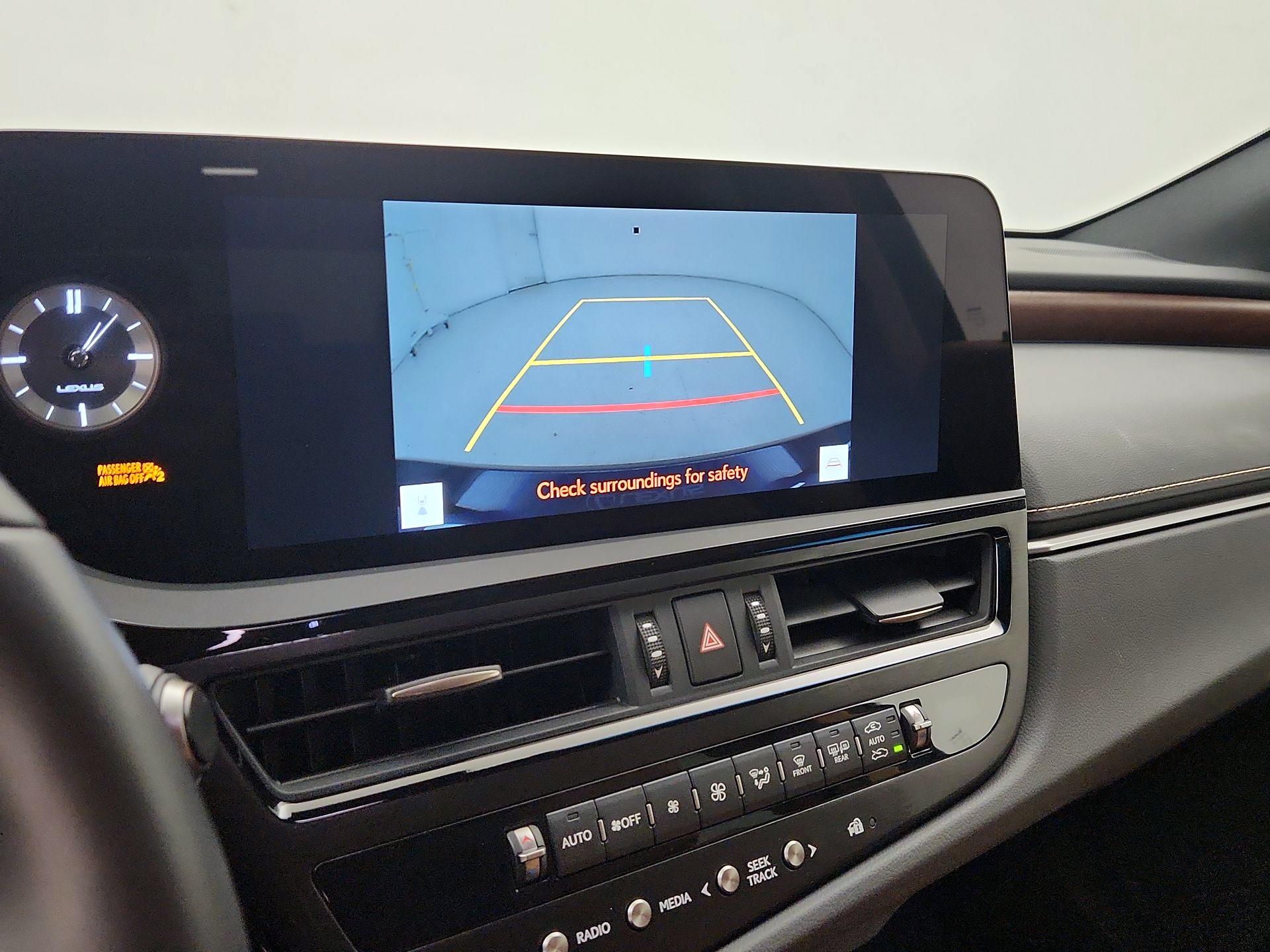 Thumbnail: 2025 Lexus ES - 15