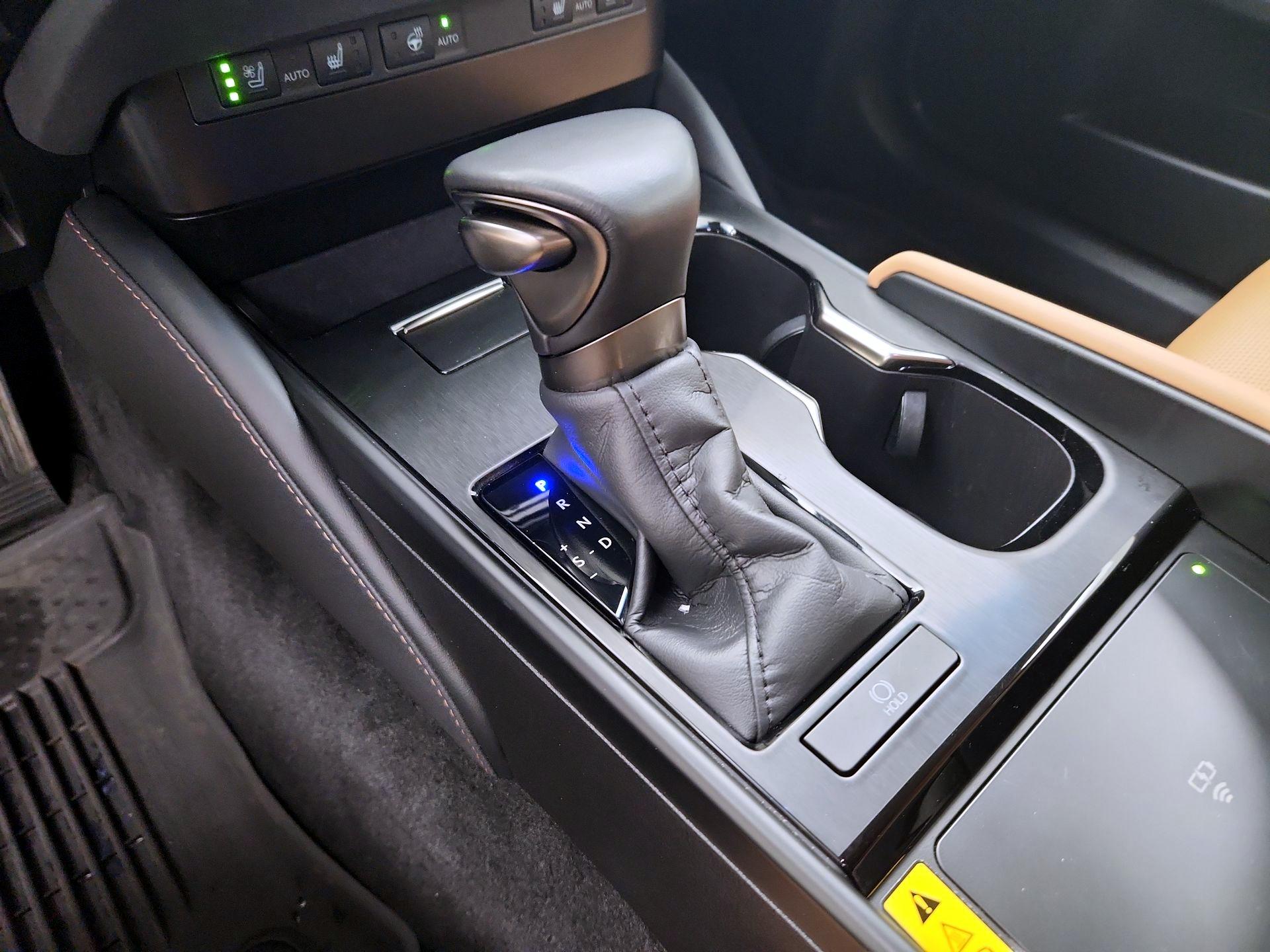 Thumbnail: 2025 Lexus ES - 18