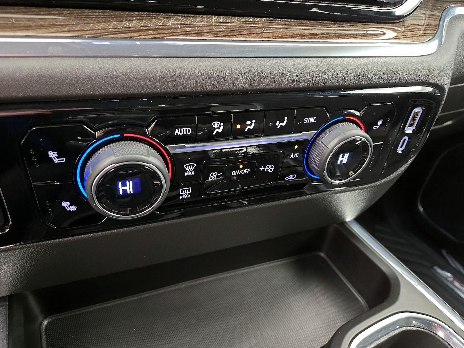 2024 Chevrolet Silverado 1500 LT Trail Boss - Photo 17