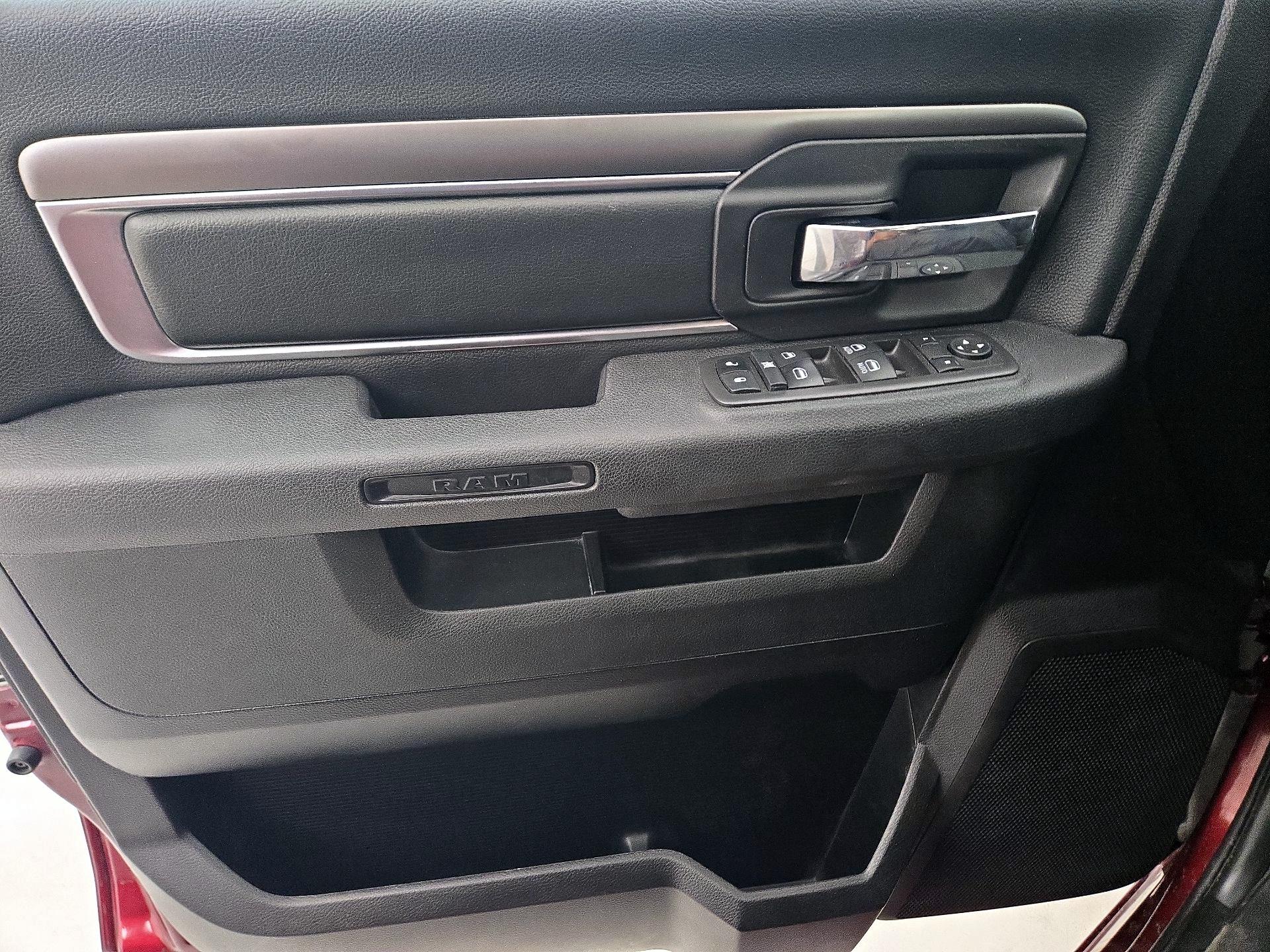 Thumbnail: 2021 RAM 1500 Classic - 12