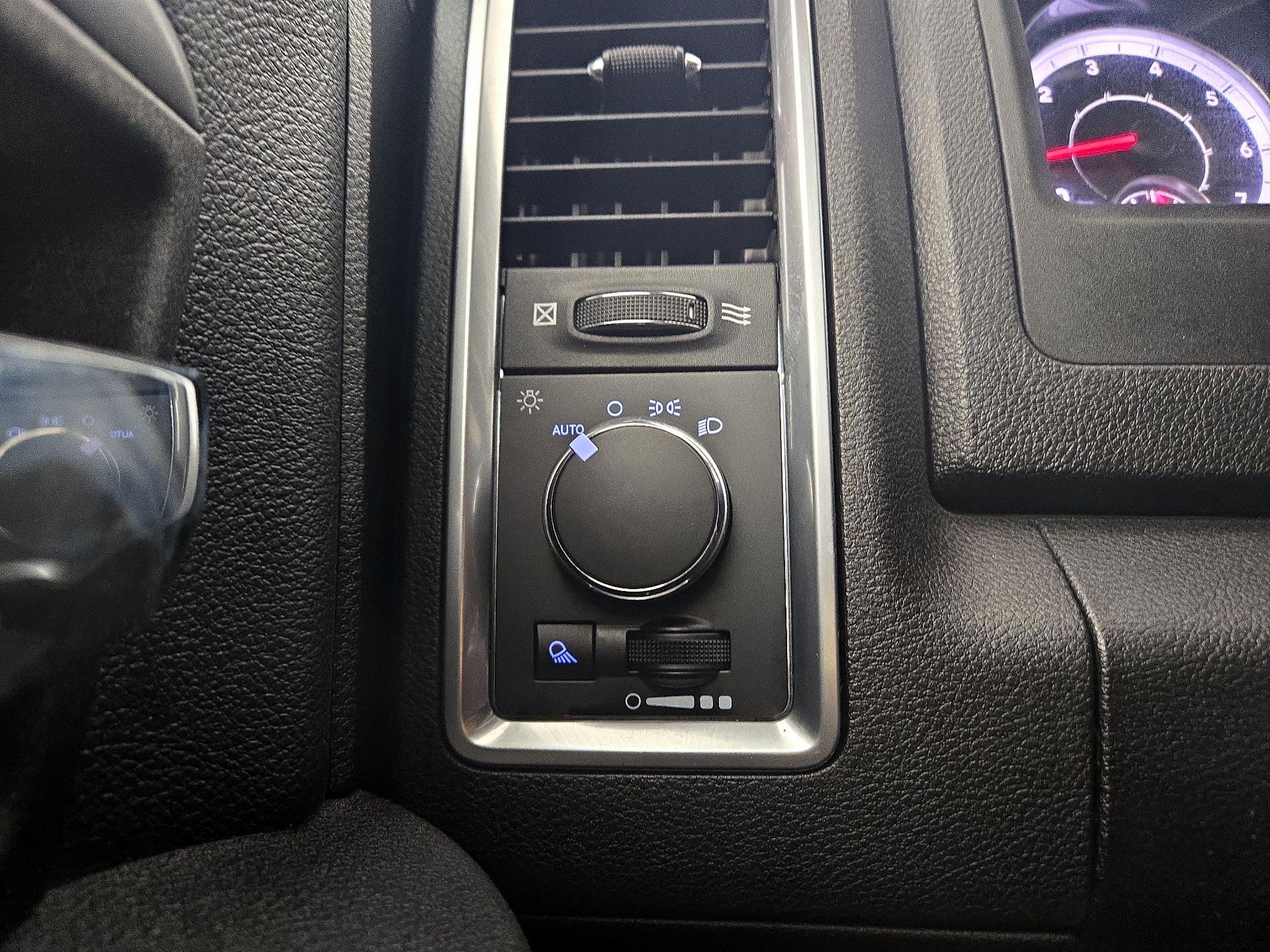 Thumbnail: 2021 RAM 1500 Classic - 13