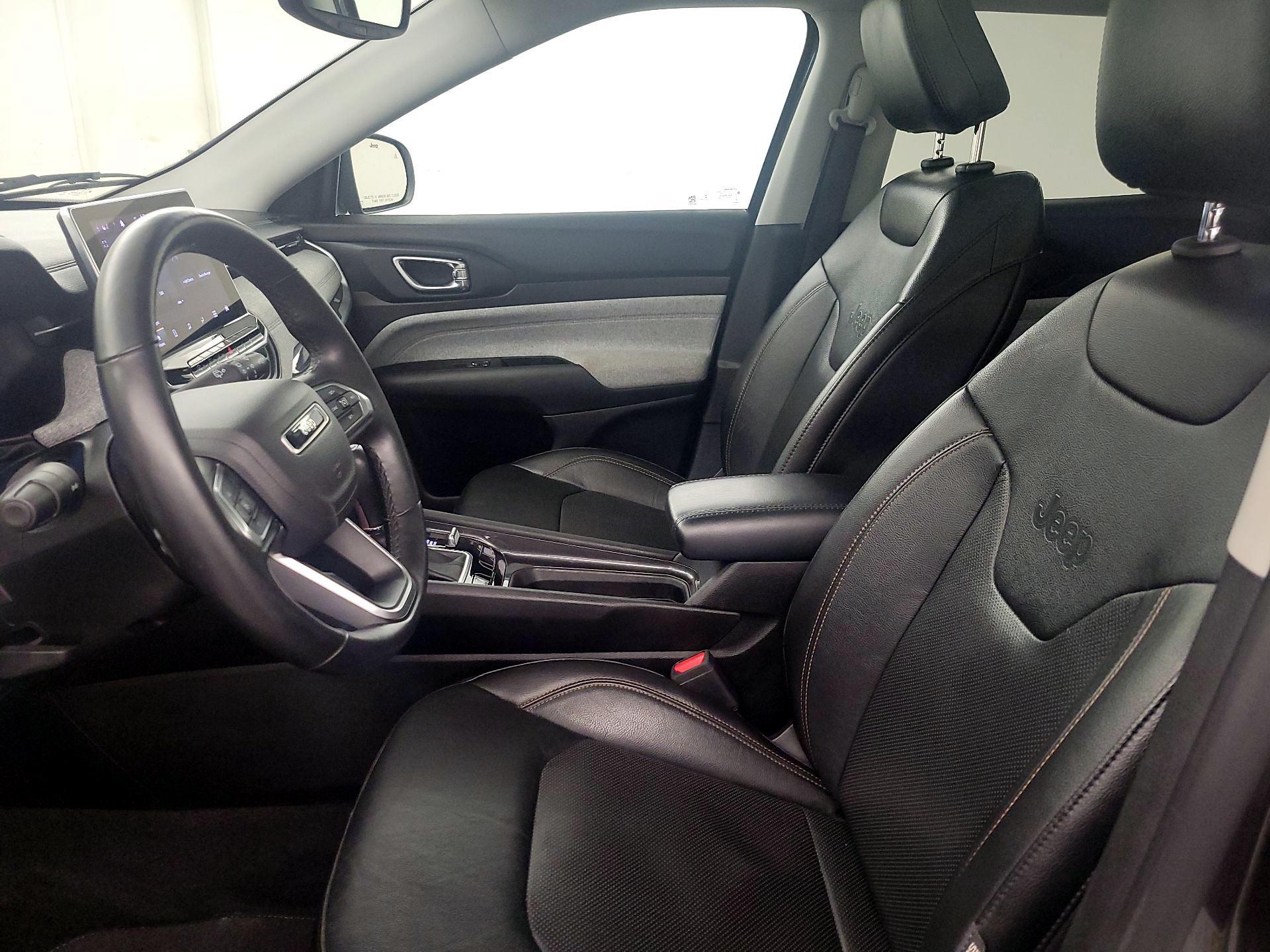 Thumbnail: 2022 Jeep Compass - 11