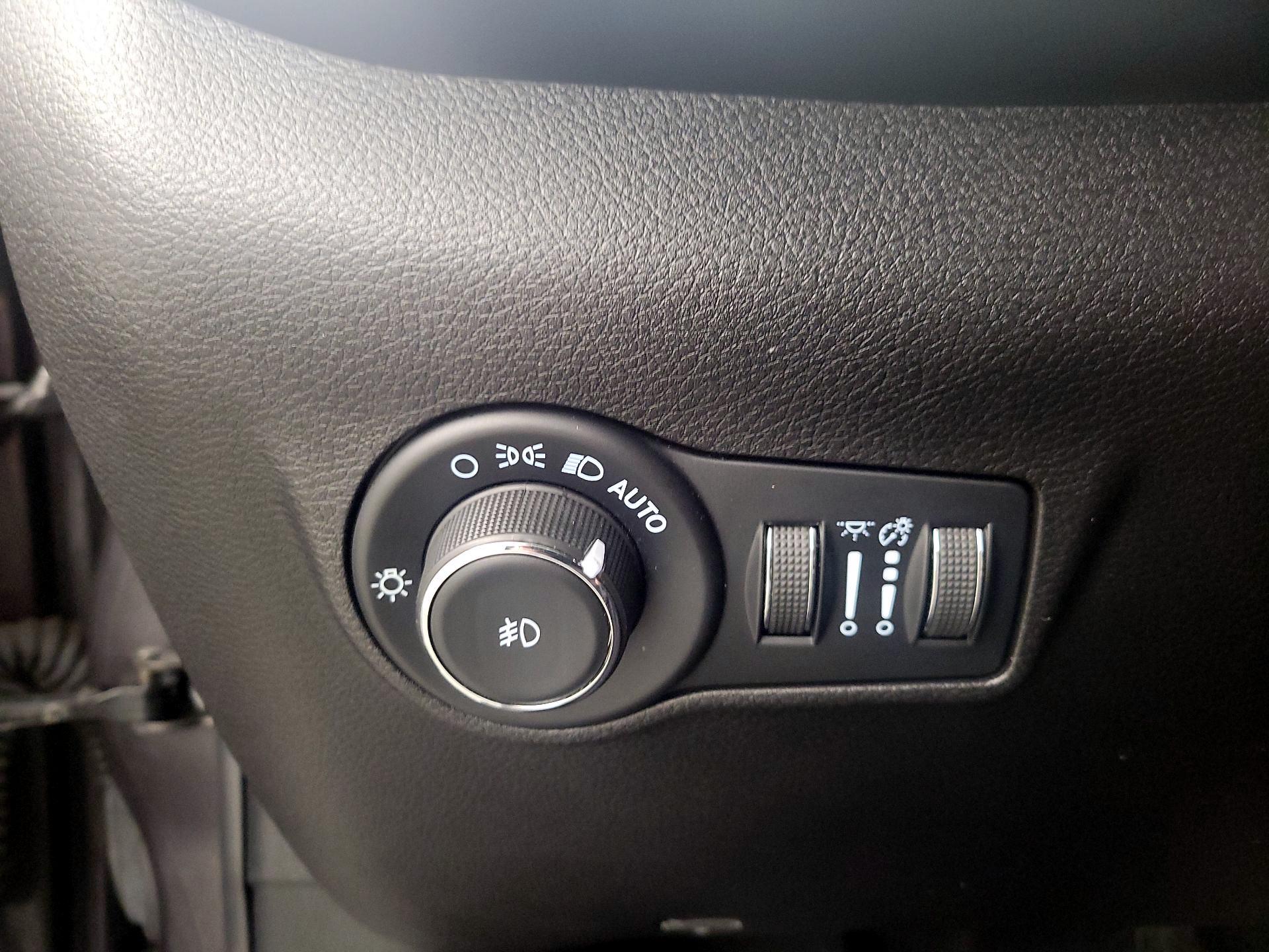 Thumbnail: 2022 Jeep Compass - 13