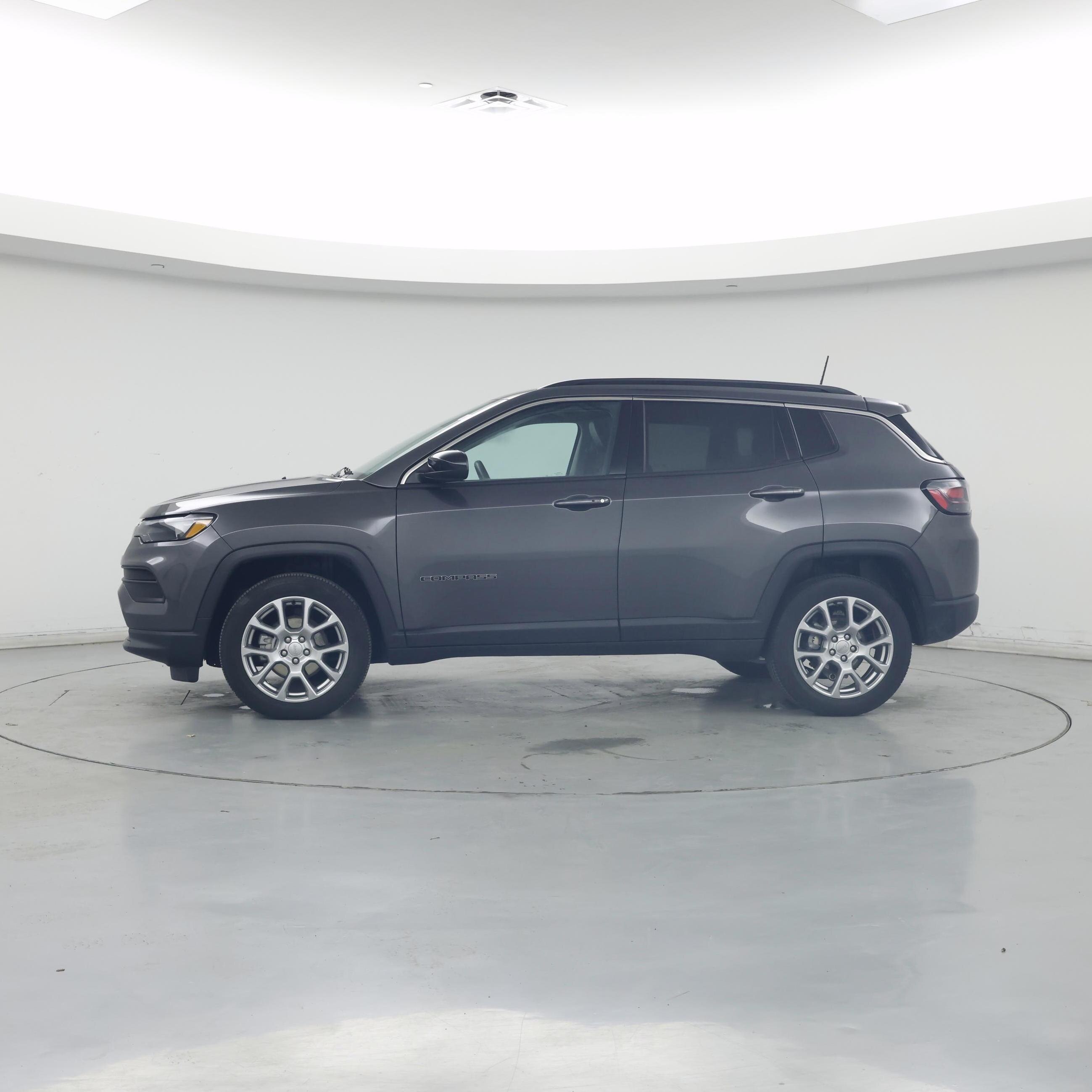 Thumbnail: 2022 Jeep Compass - 3