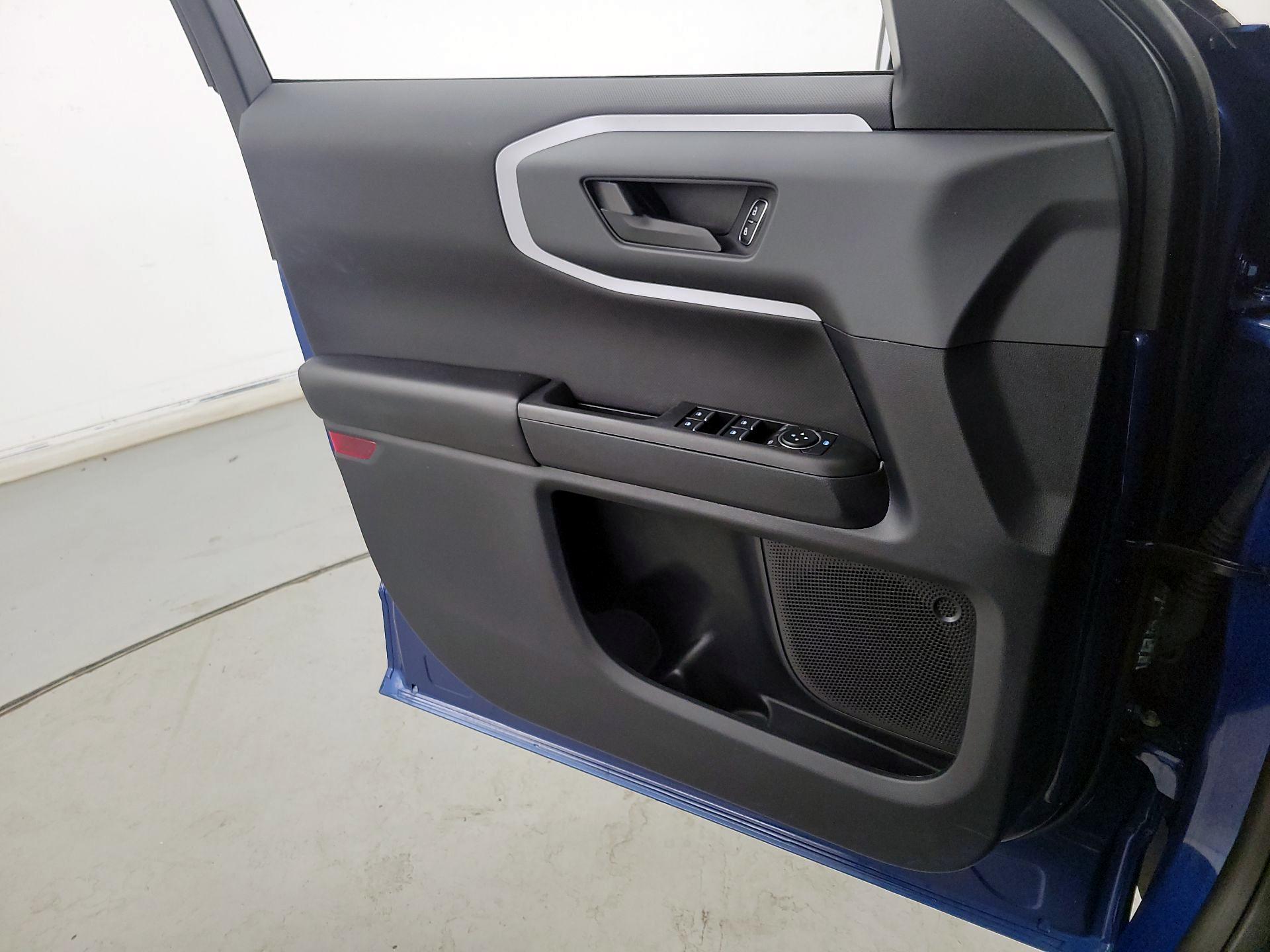 Thumbnail: 2023 Ford Bronco Sport - 12