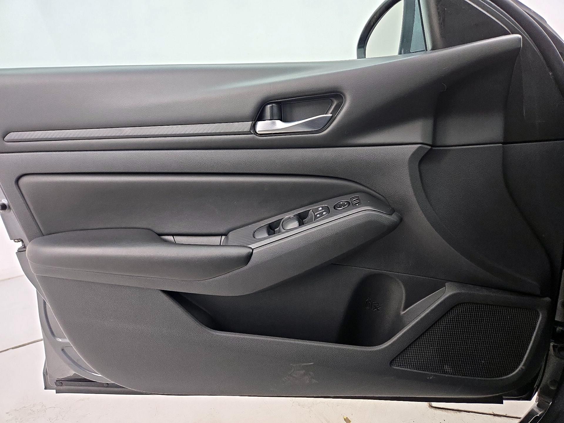 Thumbnail: 2021 Nissan Altima - 12