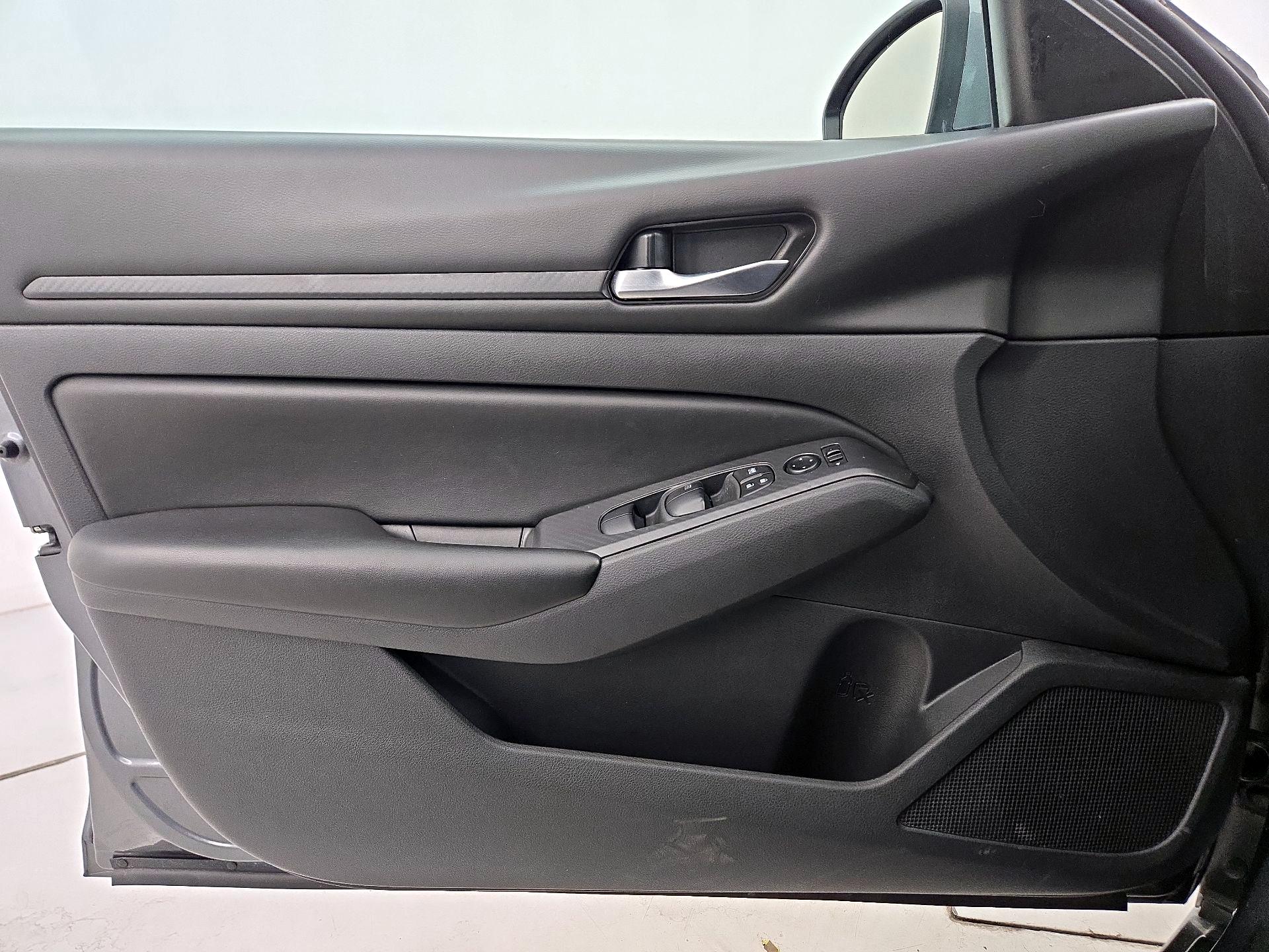 Thumbnail: 2021 Nissan Altima - 14