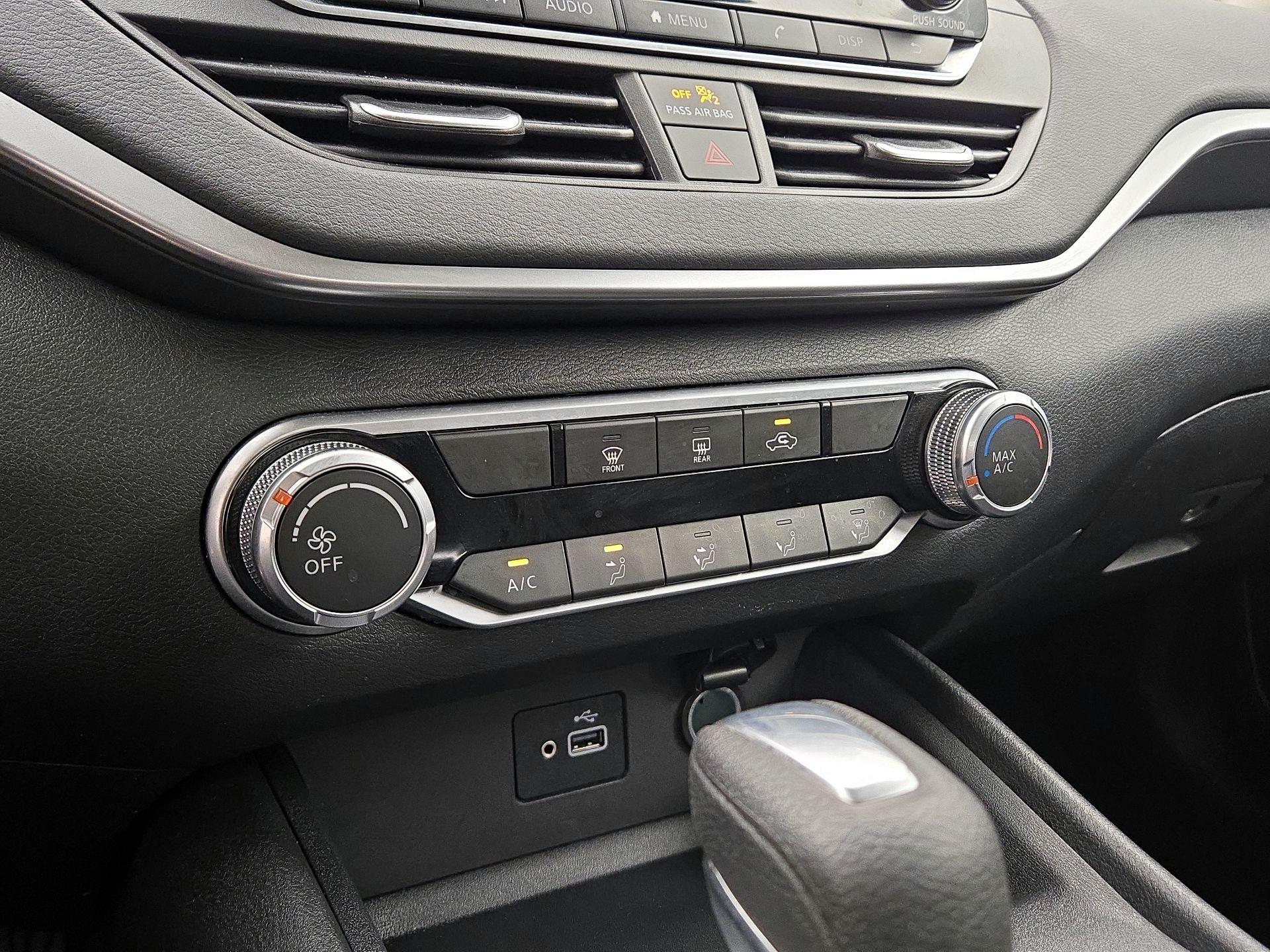 Thumbnail: 2021 Nissan Altima - 17