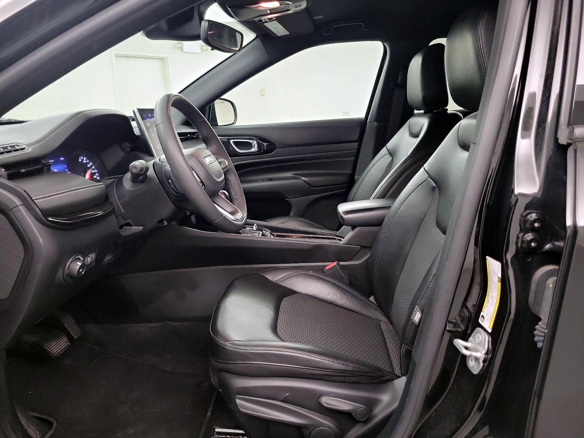 Thumbnail: 2022 Jeep Compass - 9