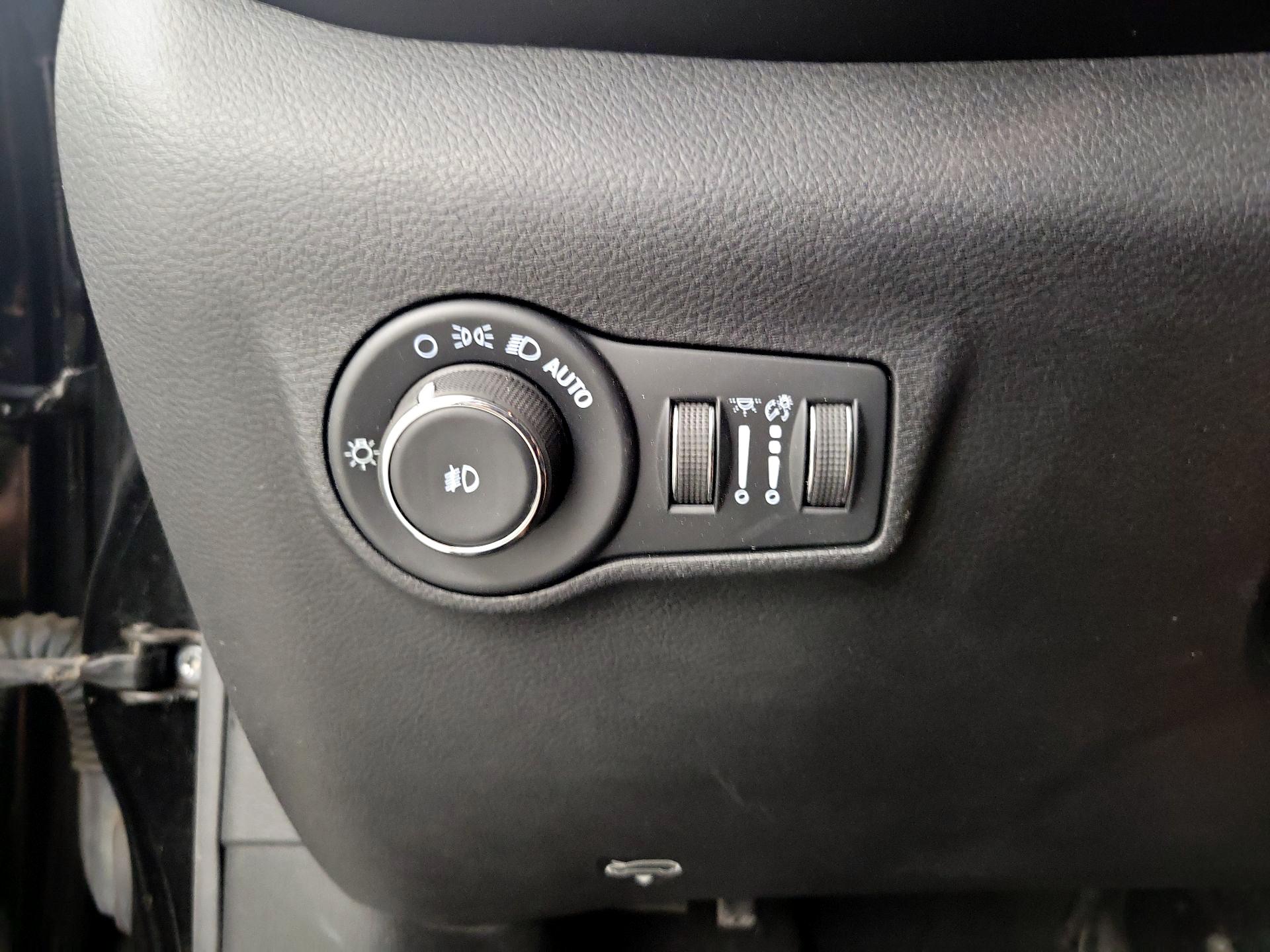 Thumbnail: 2022 Jeep Compass - 11