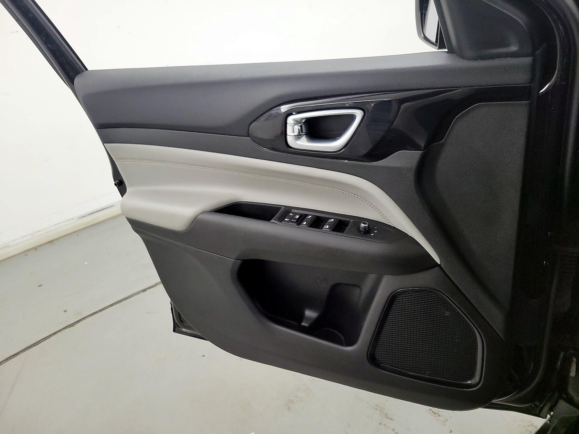 Thumbnail: 2022 Jeep Compass - 12