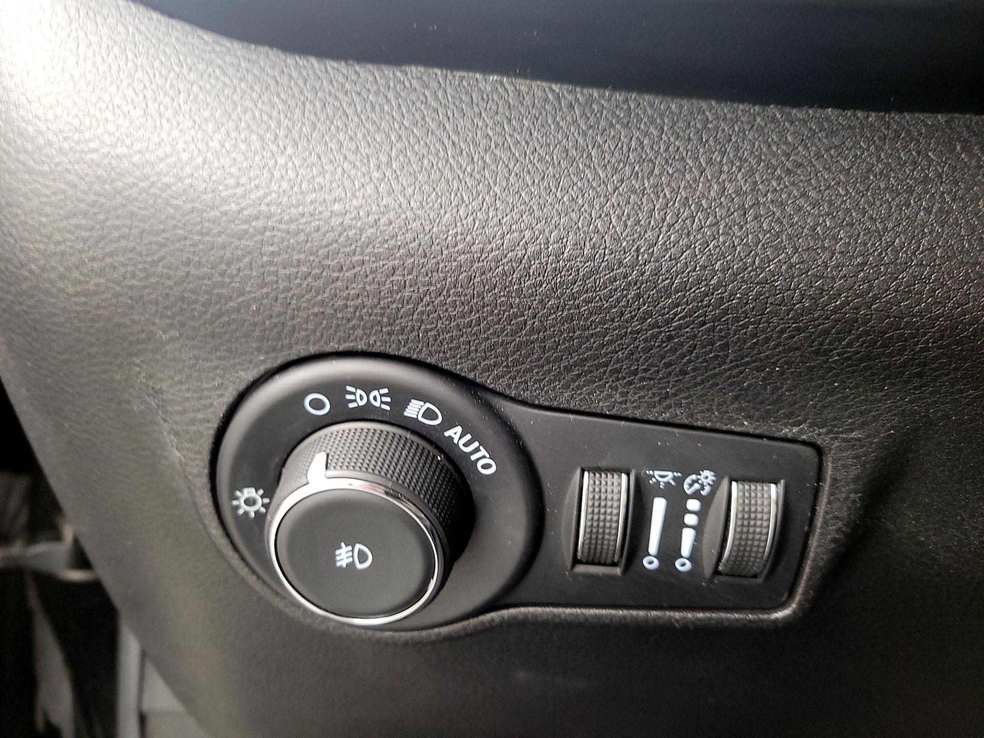 Thumbnail: 2022 Jeep Compass - 13