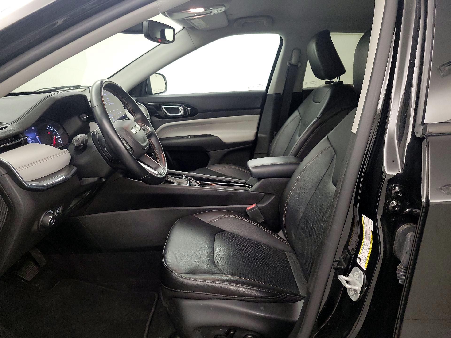 Thumbnail: 2022 Jeep Compass - 11