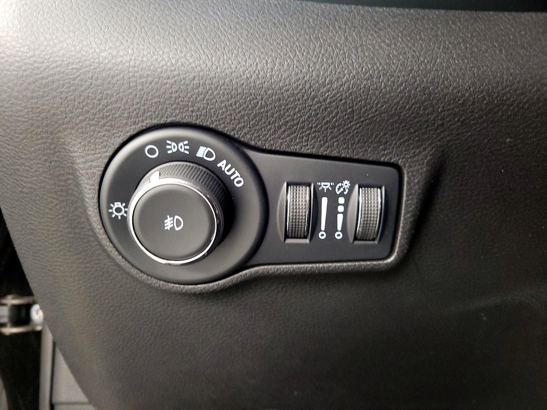 Thumbnail: 2022 Jeep Compass - 13