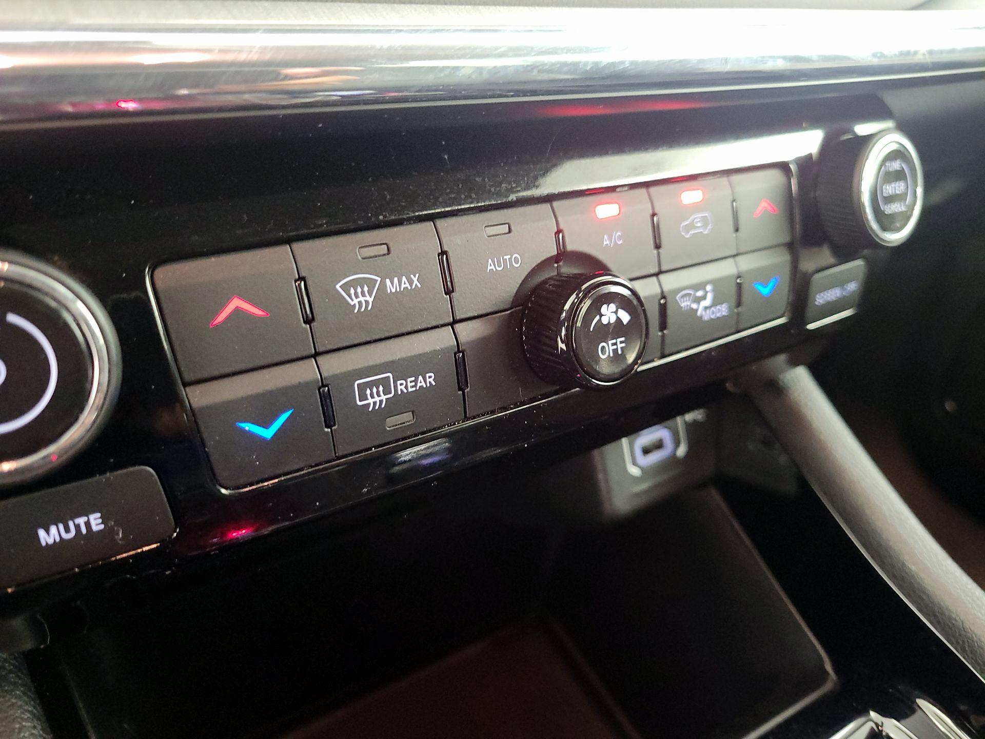 Thumbnail: 2022 Jeep Compass - 16