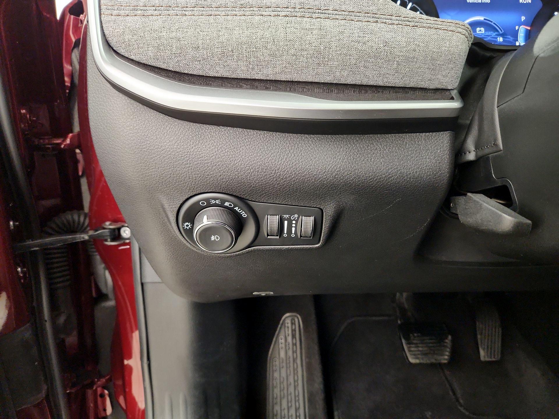 Thumbnail: 2022 Jeep Compass - 13