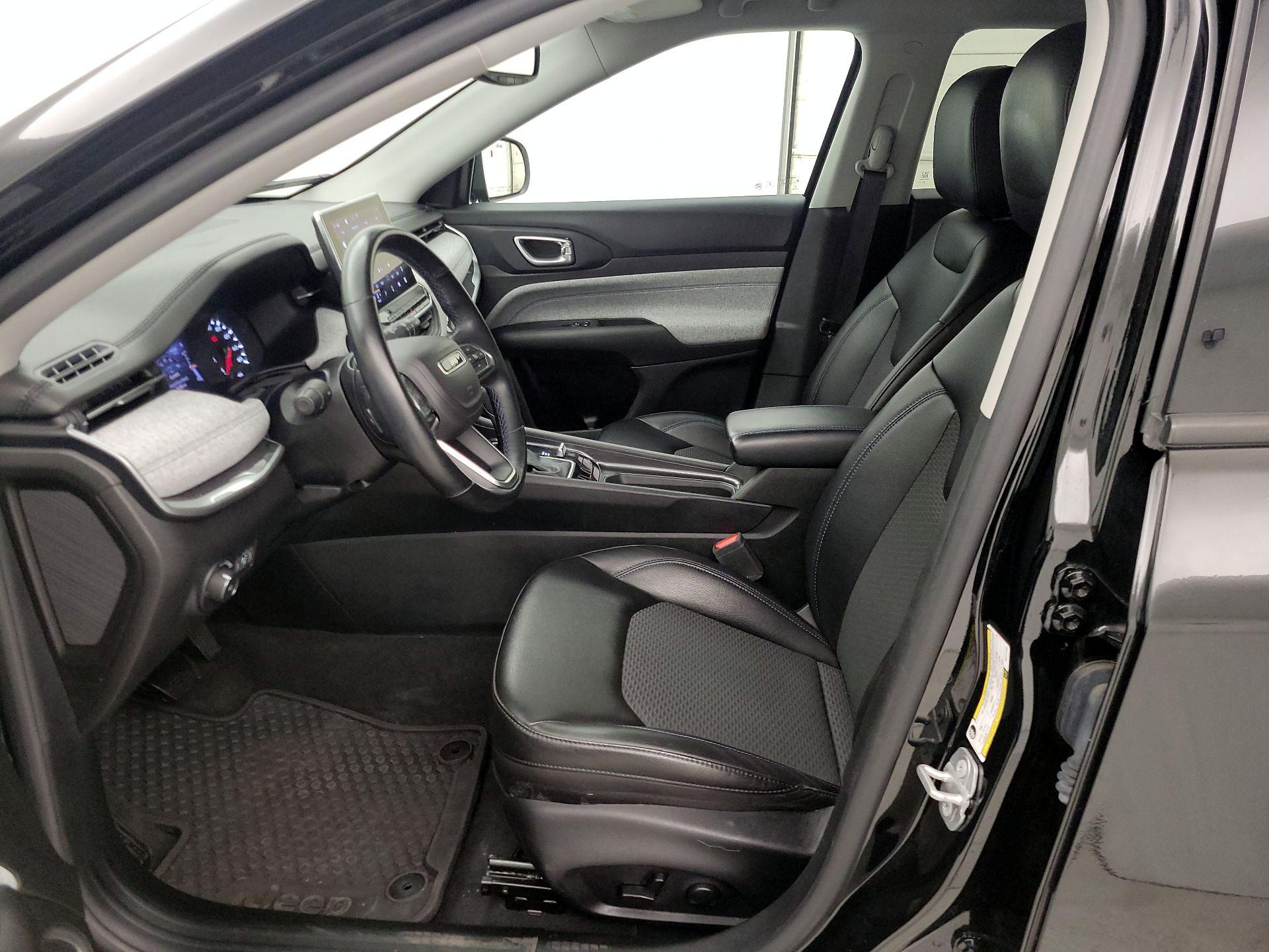 Thumbnail: 2022 Jeep Compass - 11