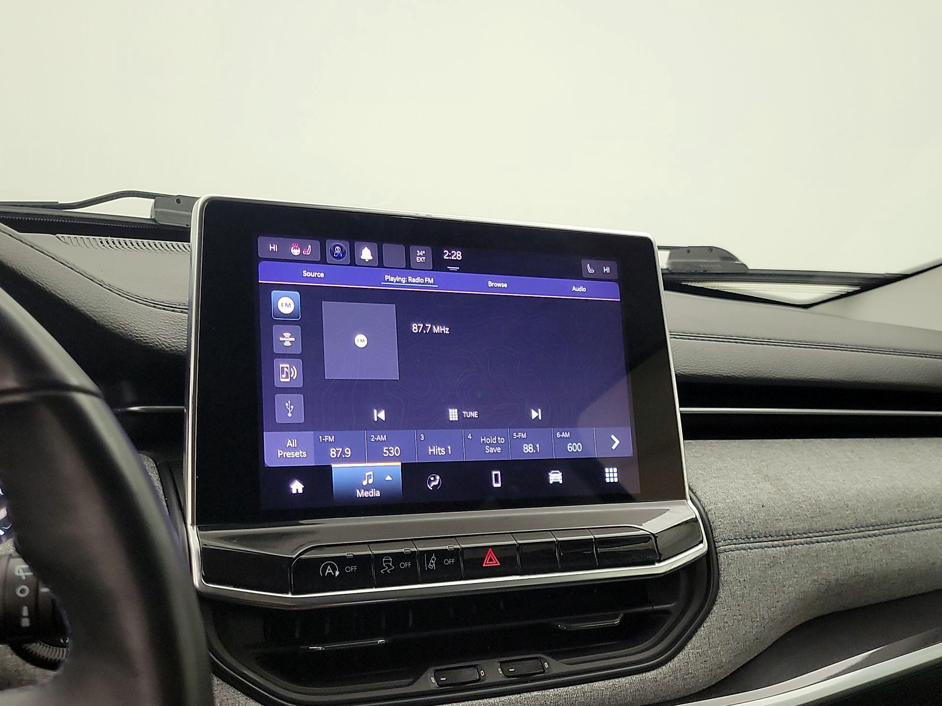 Thumbnail: 2022 Jeep Compass - 15