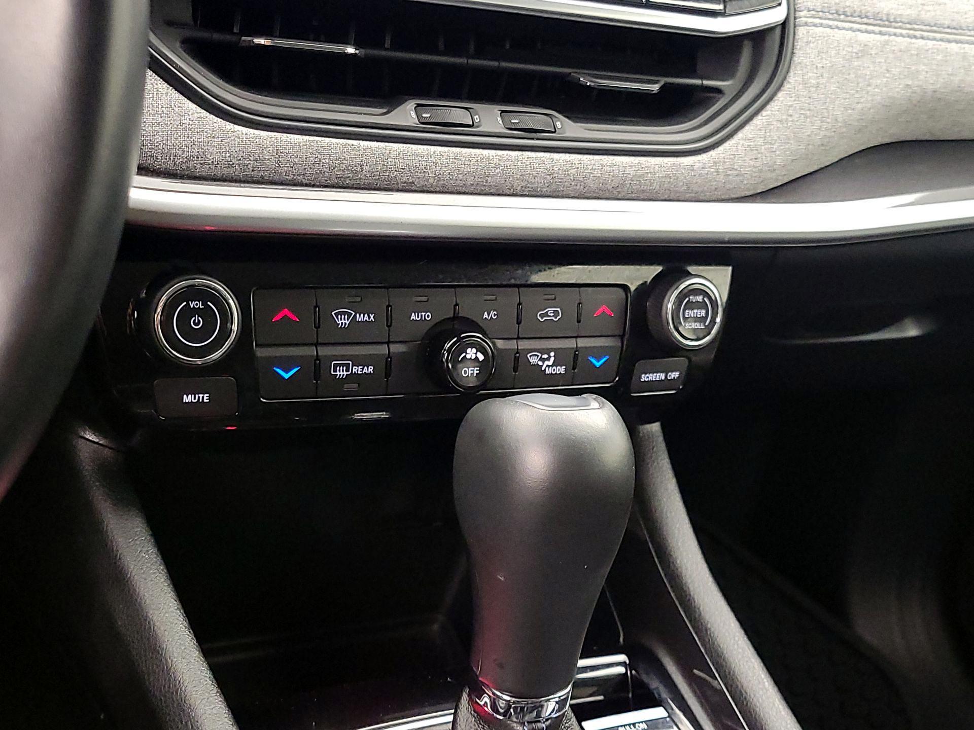 Thumbnail: 2022 Jeep Compass - 16