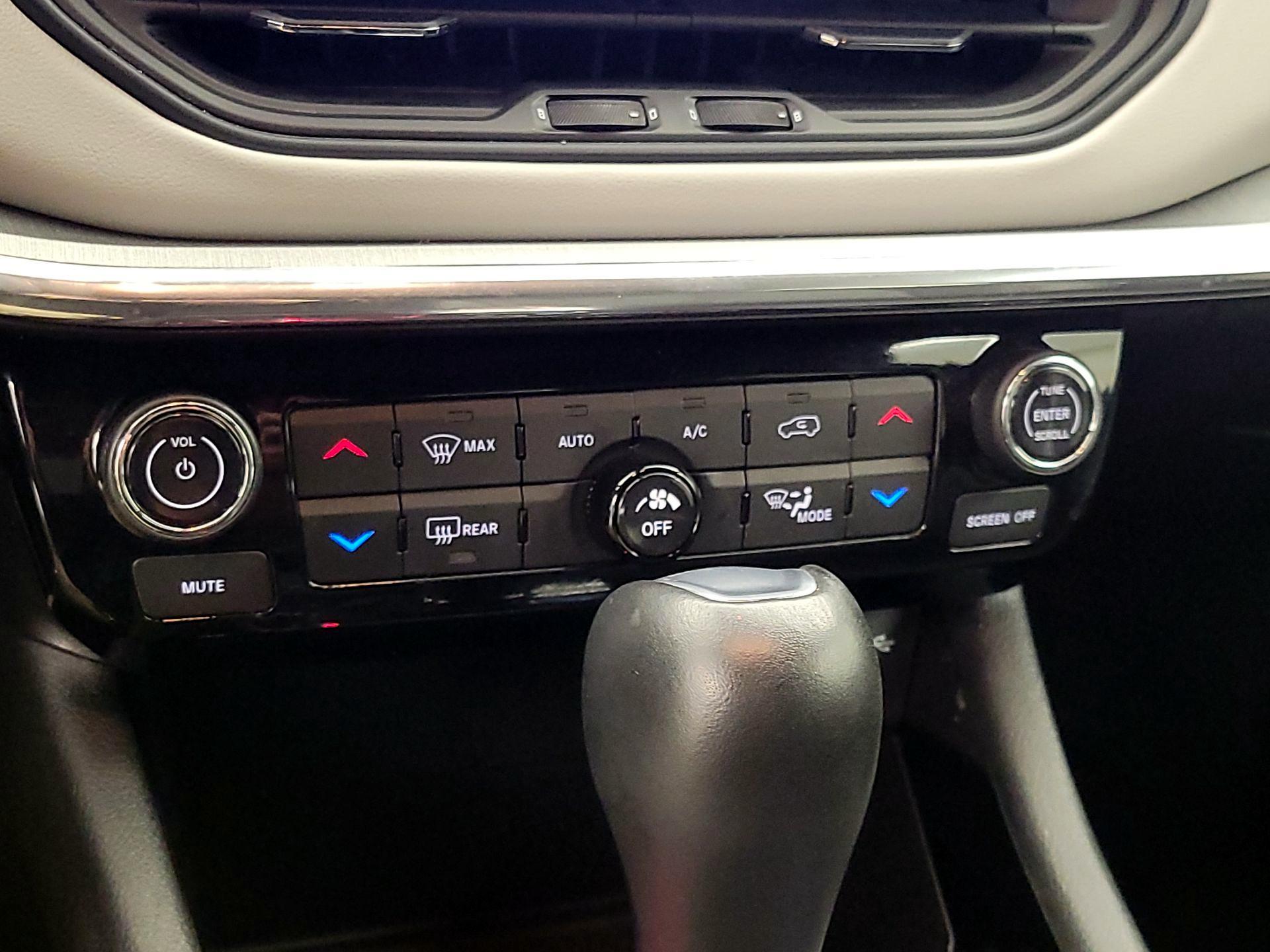 Thumbnail: 2023 Jeep Compass - 14