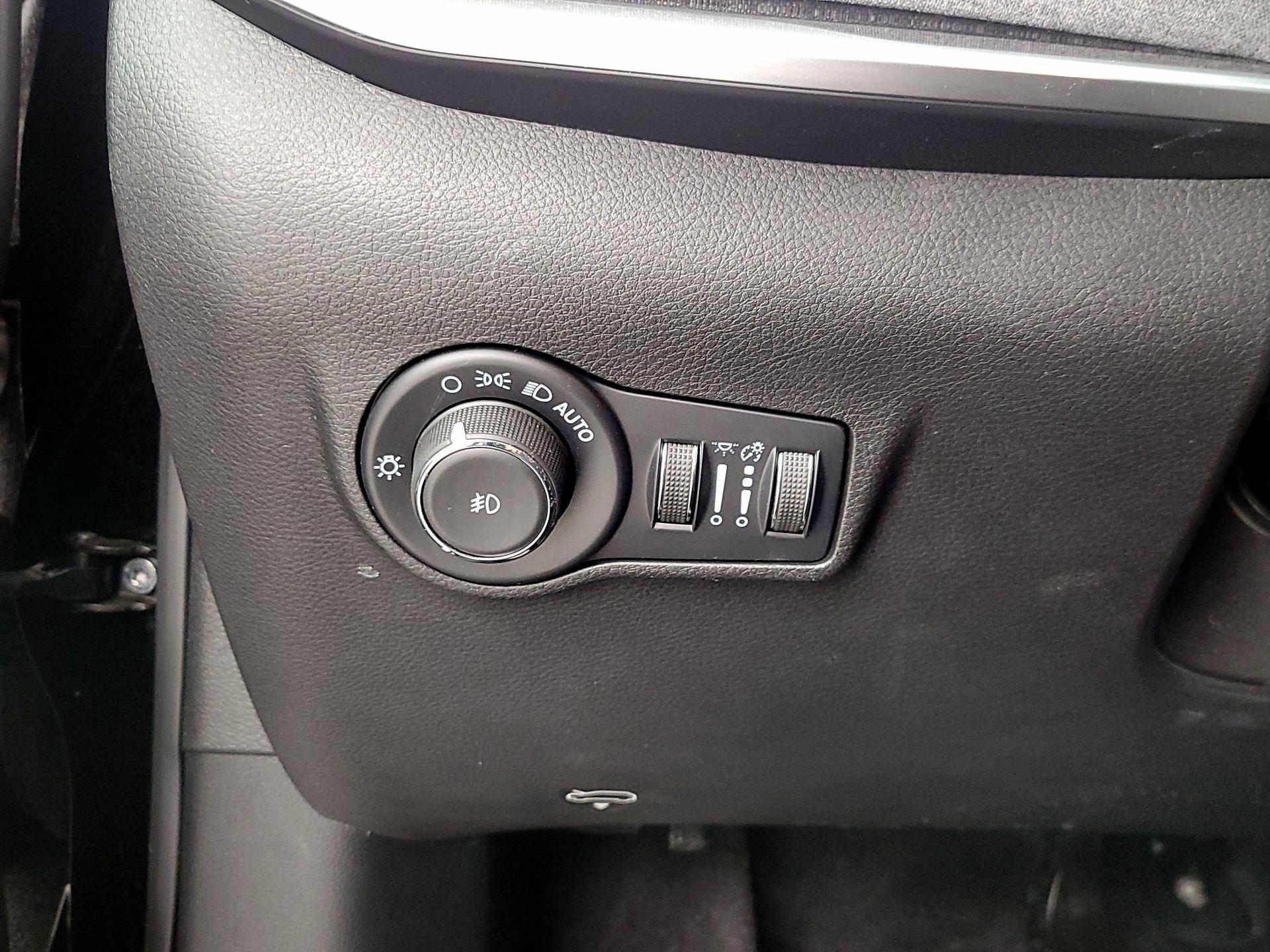 Thumbnail: 2022 Jeep Compass - 13