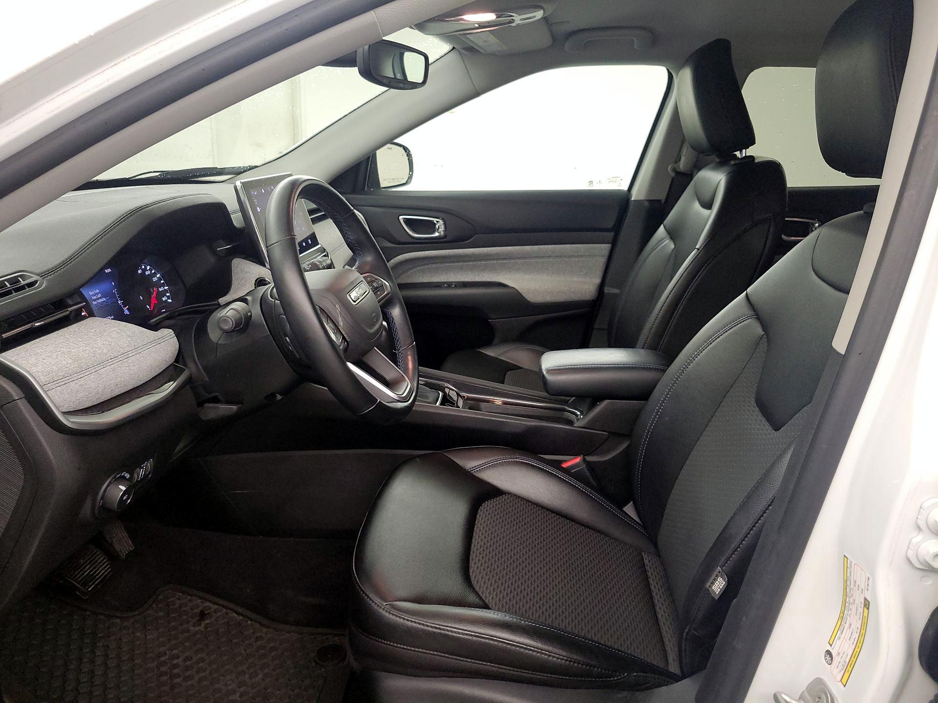 Thumbnail: 2022 Jeep Compass - 11