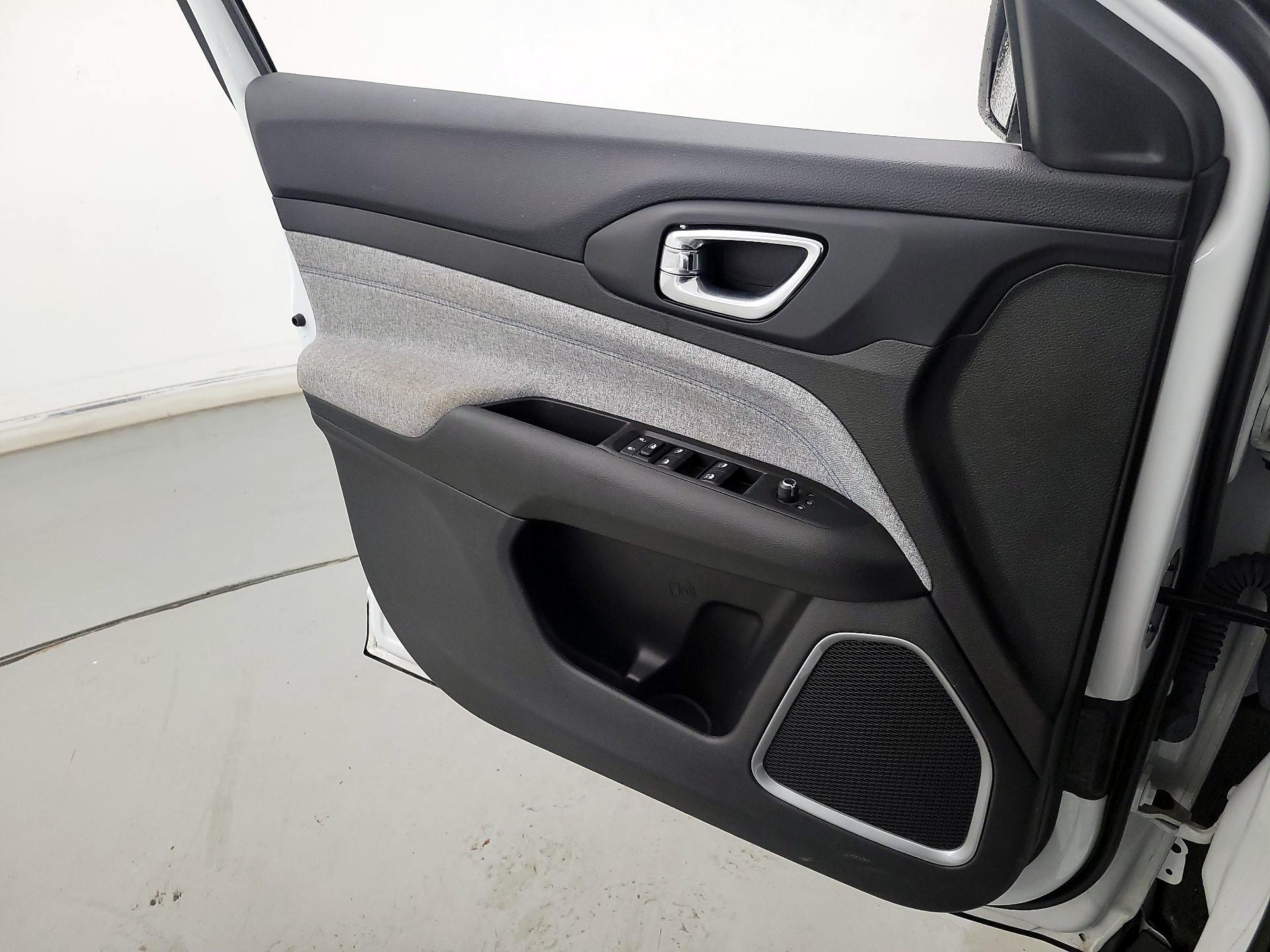 Thumbnail: 2022 Jeep Compass - 12