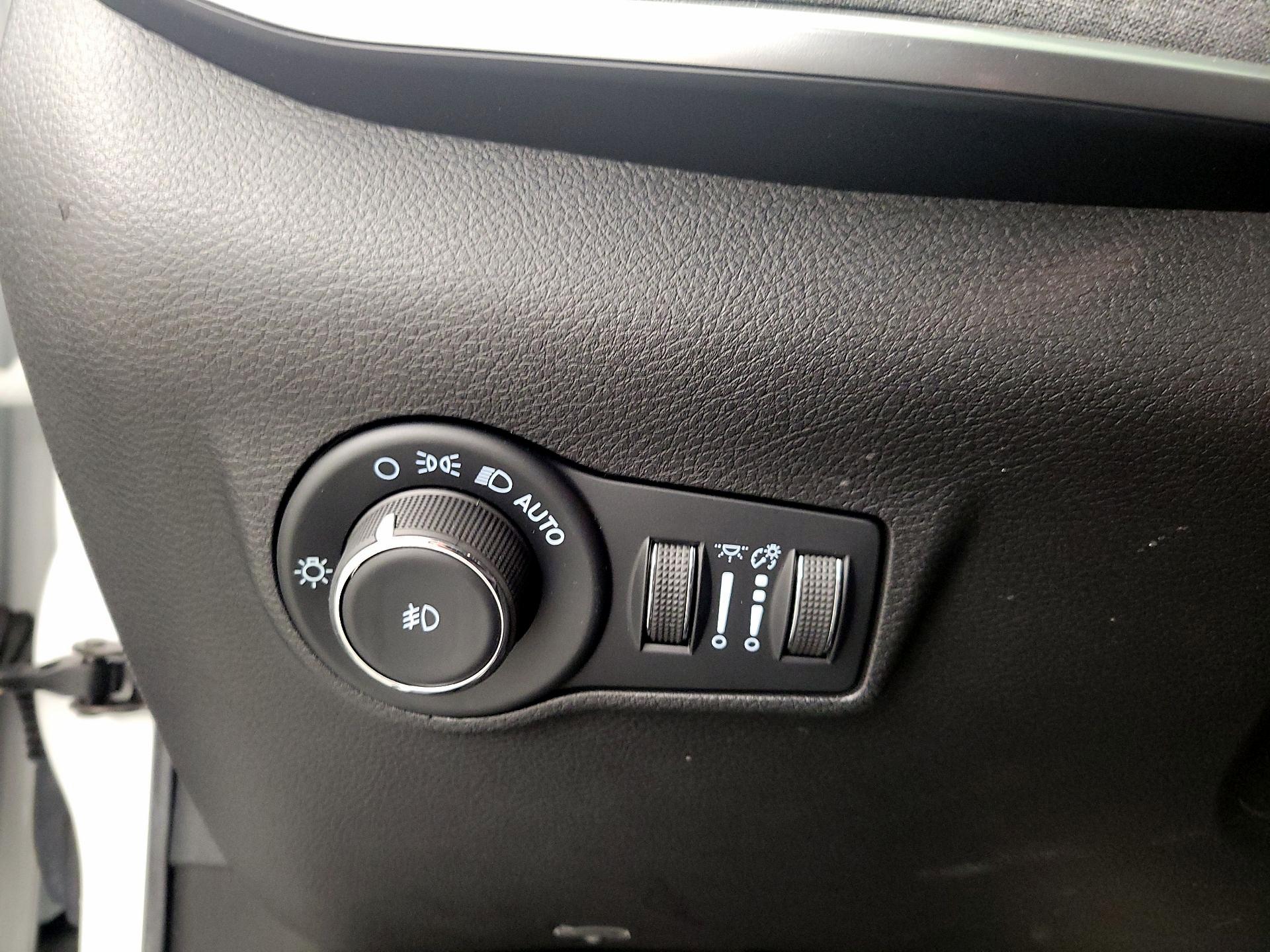 Thumbnail: 2022 Jeep Compass - 13