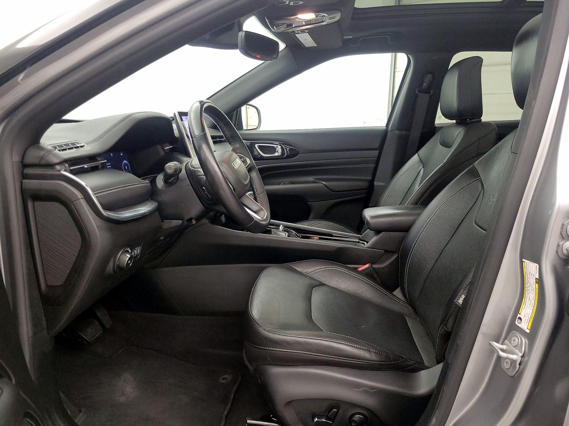 Thumbnail: 2022 Jeep Compass - 11