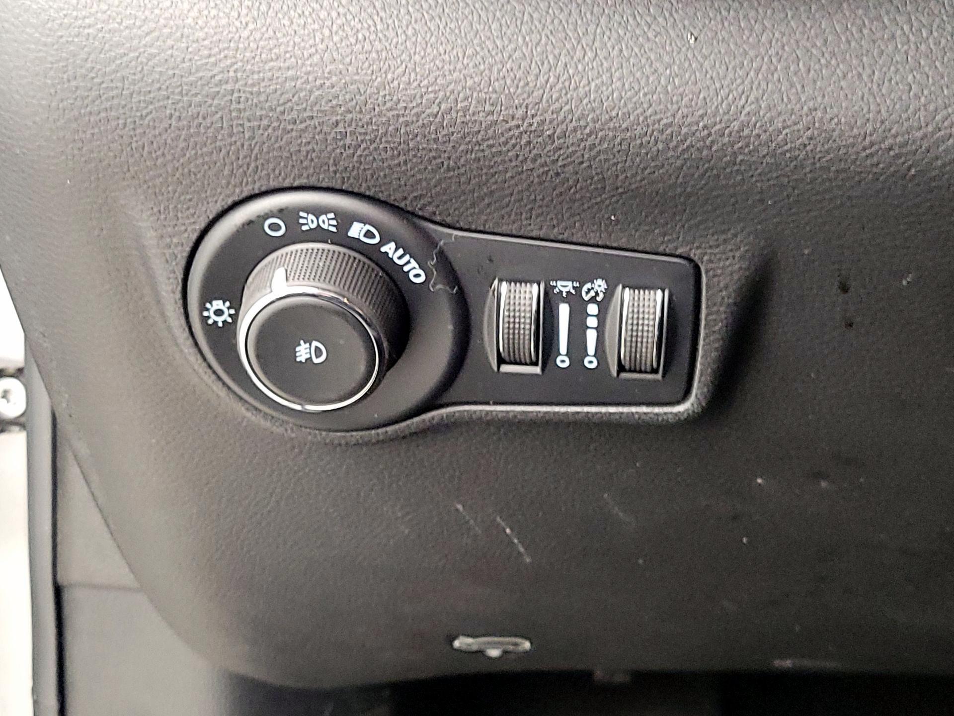 Thumbnail: 2022 Jeep Compass - 13