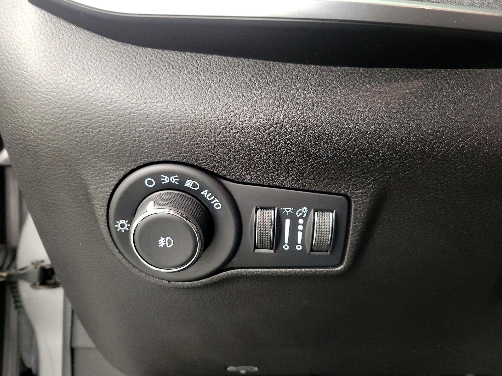 Thumbnail: 2022 Jeep Compass - 13