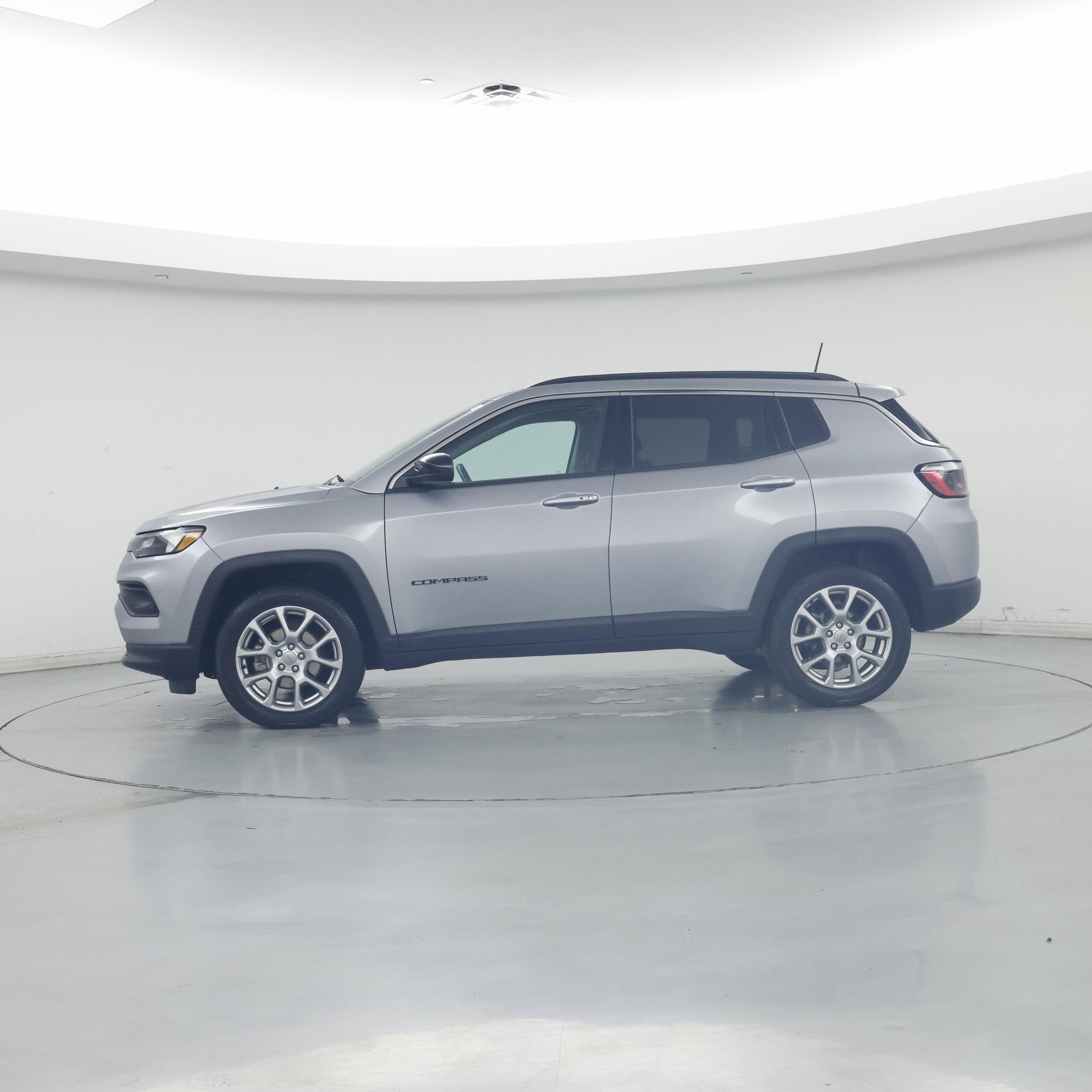 Thumbnail: 2022 Jeep Compass - 3