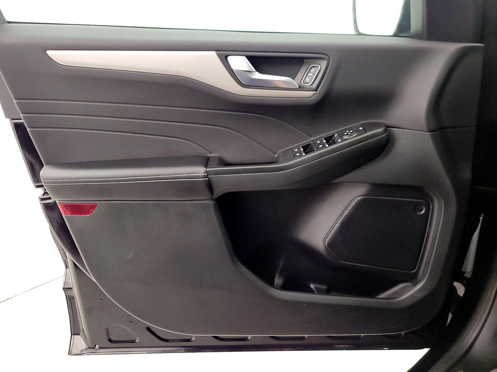 Thumbnail: 2022 Ford Escape - 12