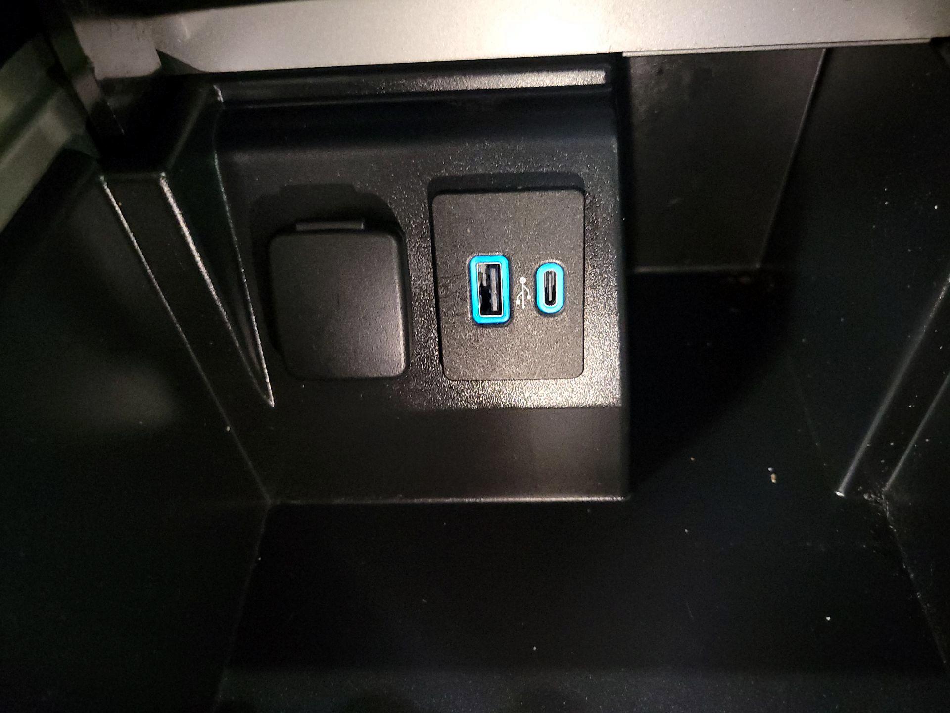 Thumbnail: 2023 Ford Explorer - 18