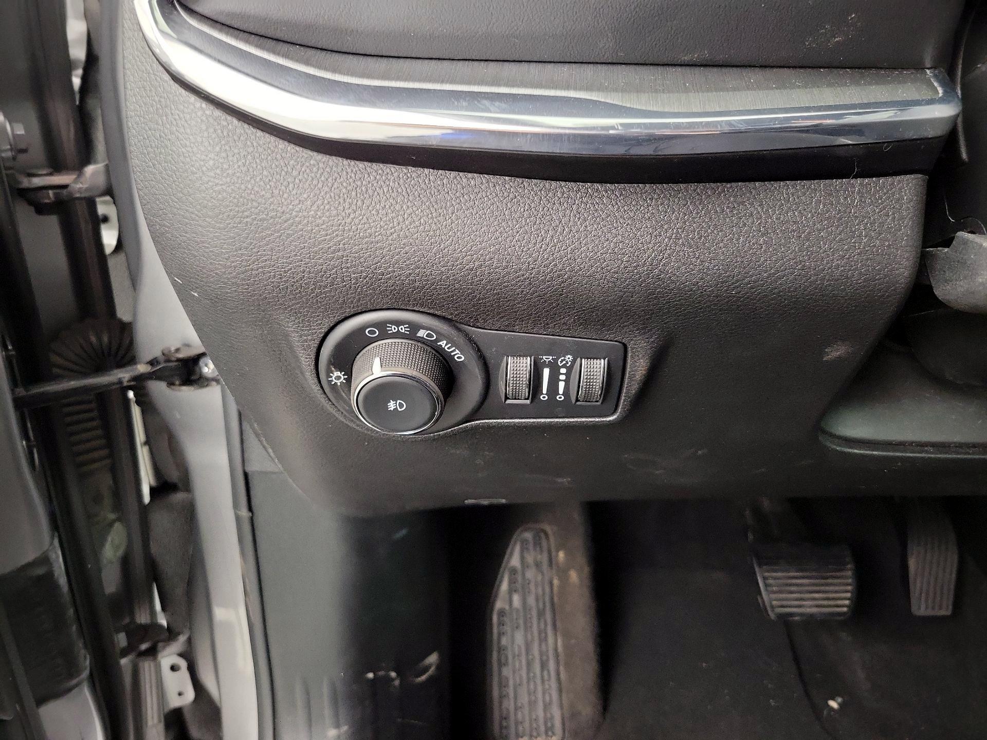 Thumbnail: 2022 Jeep Compass - 13