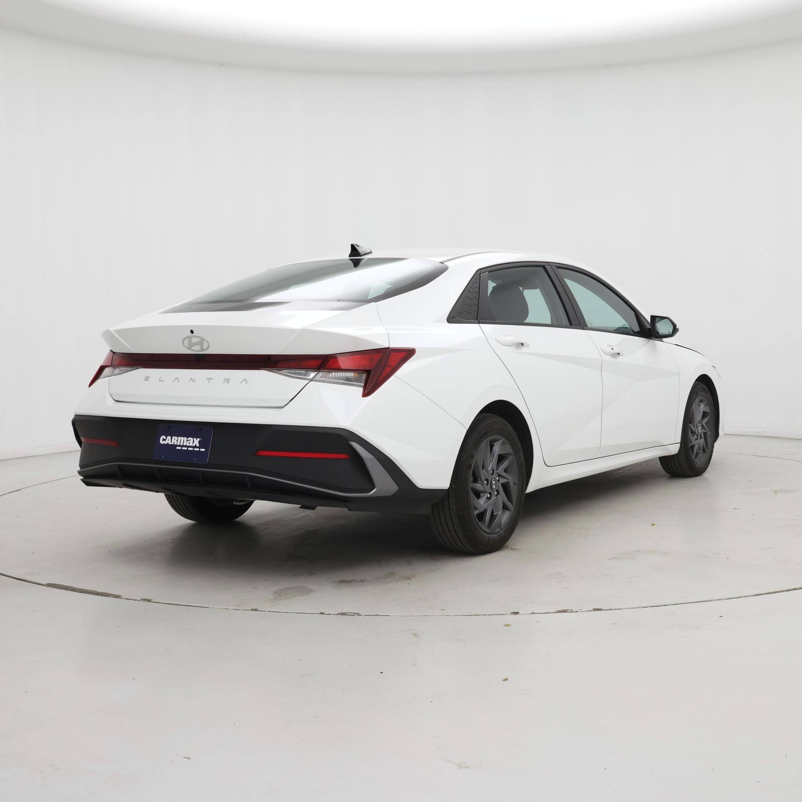 Thumbnail: 2024 Hyundai Elantra - 8