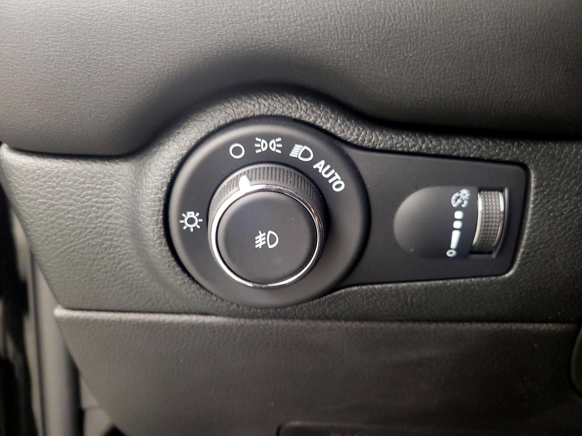 Thumbnail: 2022 Dodge Durango - 13