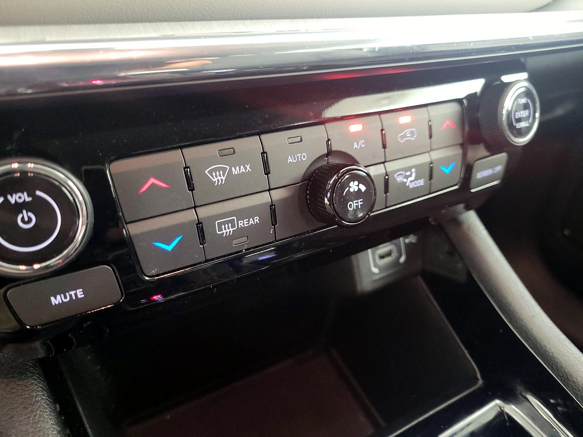 Thumbnail: 2022 Jeep Compass - 16