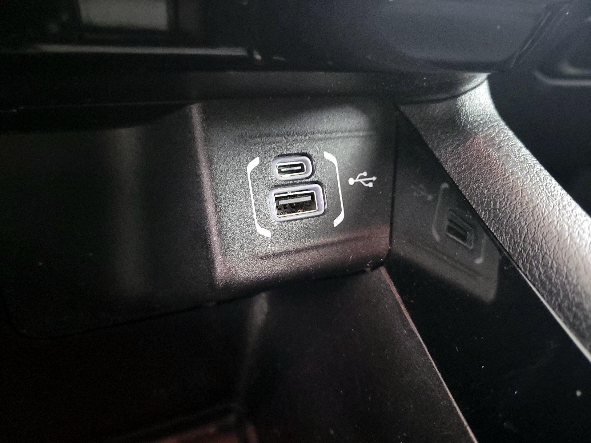 Thumbnail: 2022 Jeep Compass - 18