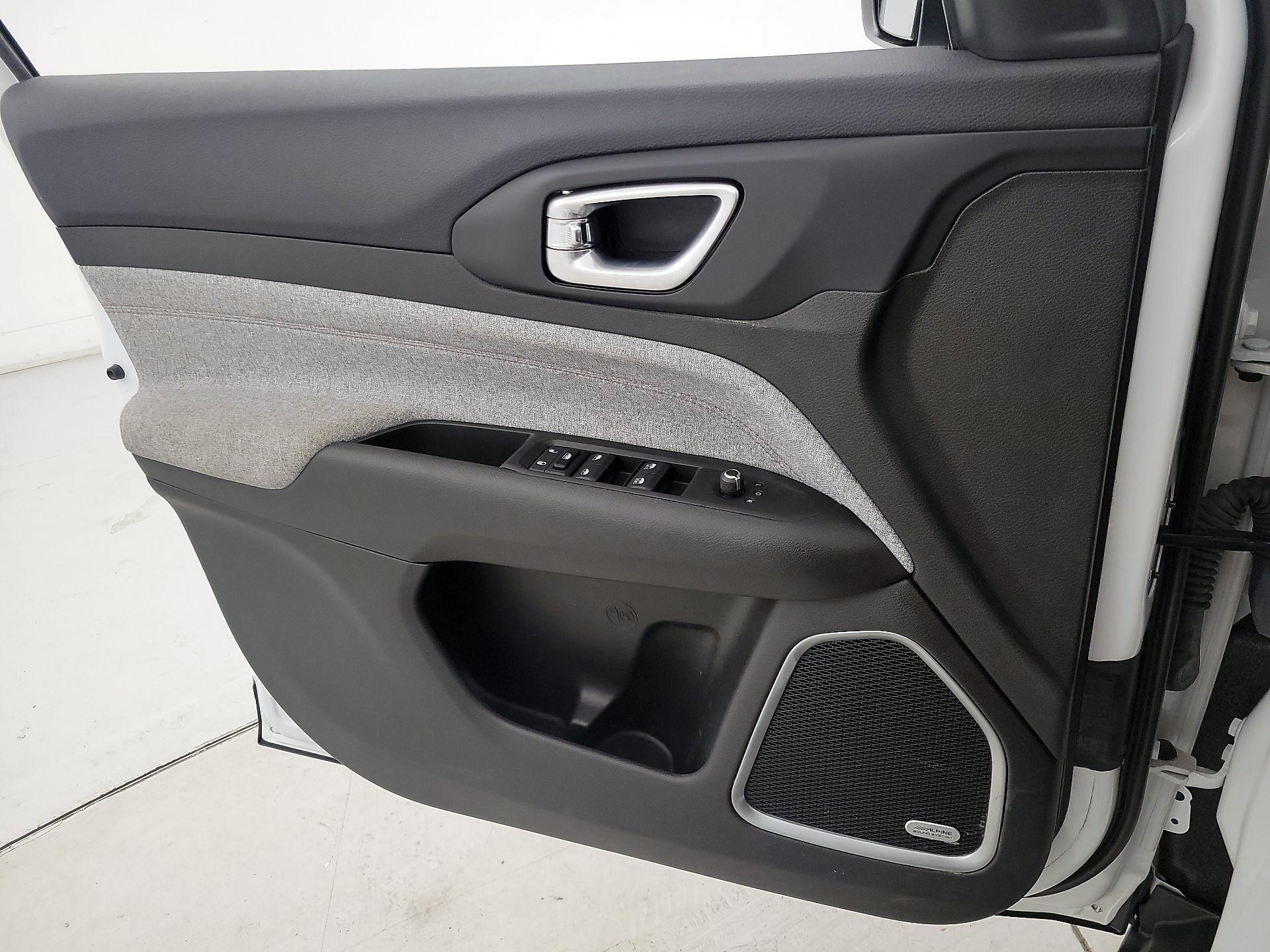 Thumbnail: 2022 Jeep Compass - 12