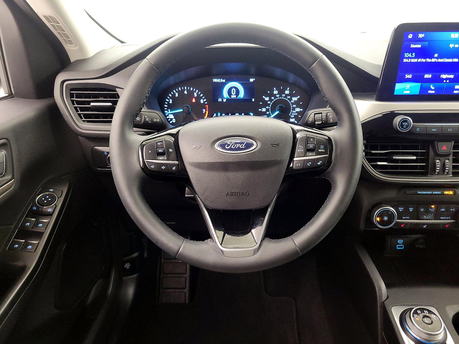 Thumbnail: 2022 Ford Escape - 10