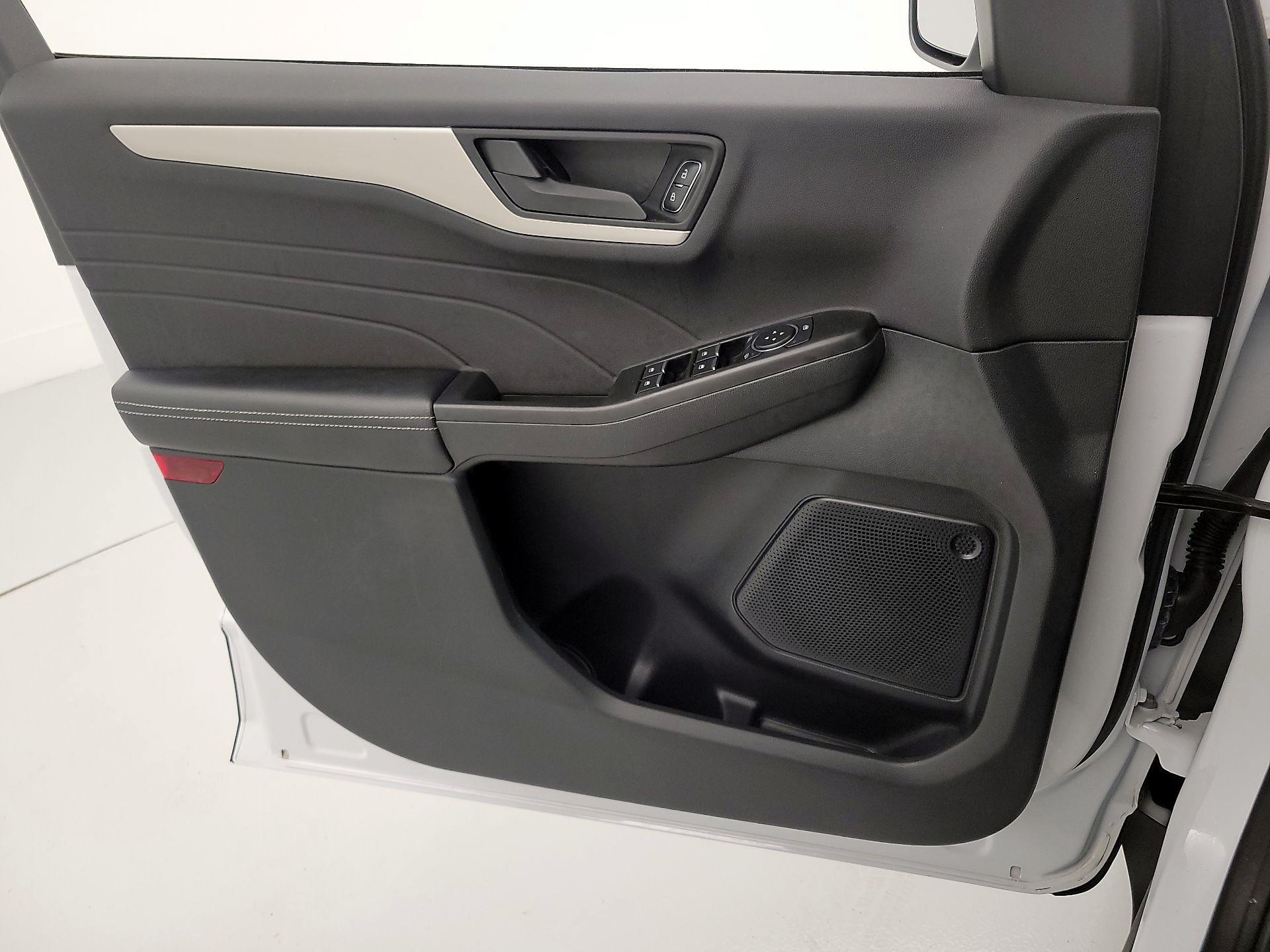 Thumbnail: 2022 Ford Escape - 12