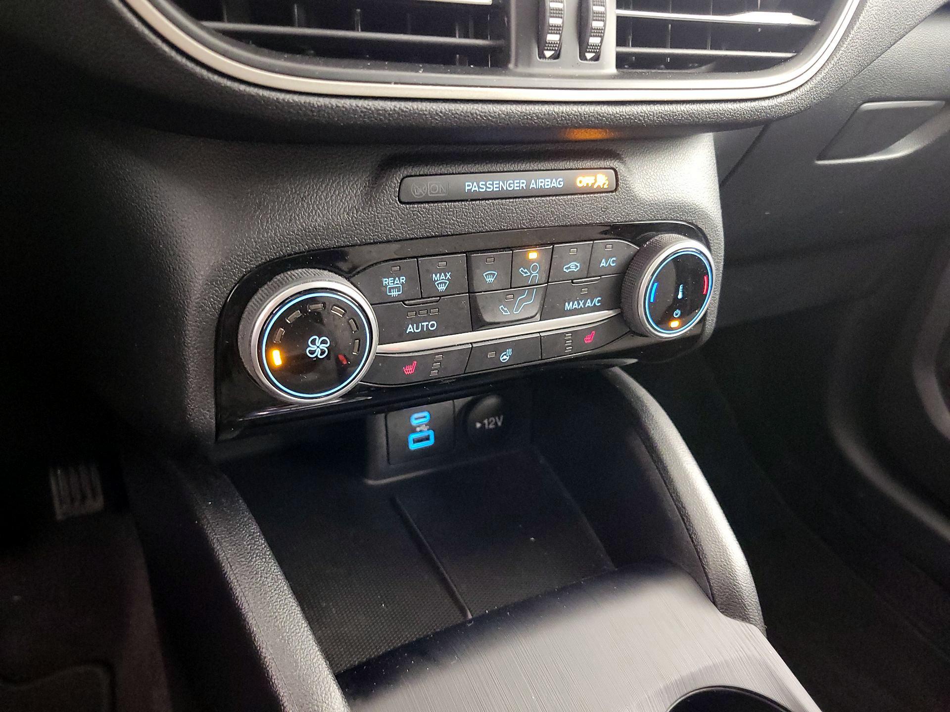 Thumbnail: 2022 Ford Escape - 16