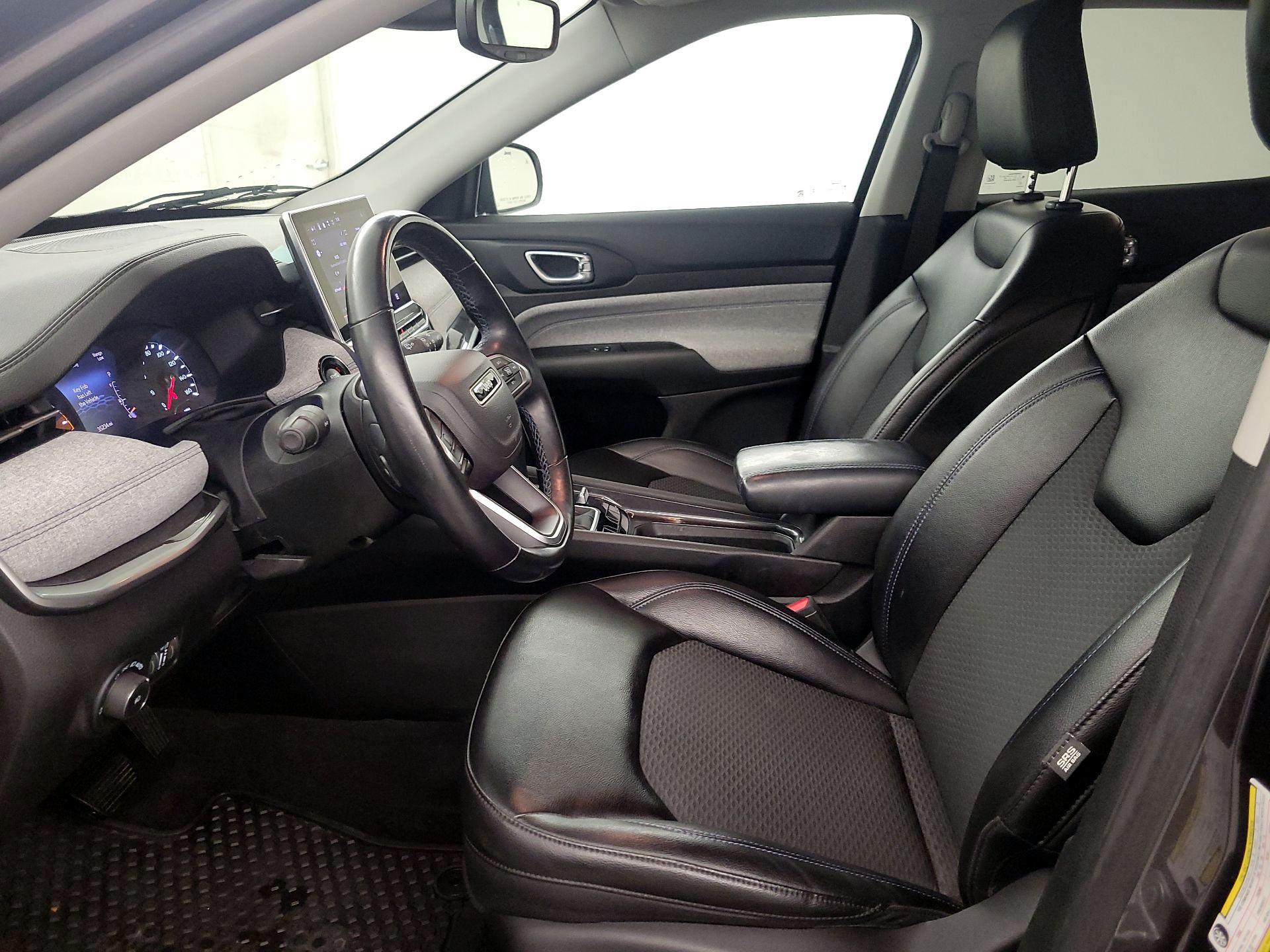 Thumbnail: 2022 Jeep Compass - 11