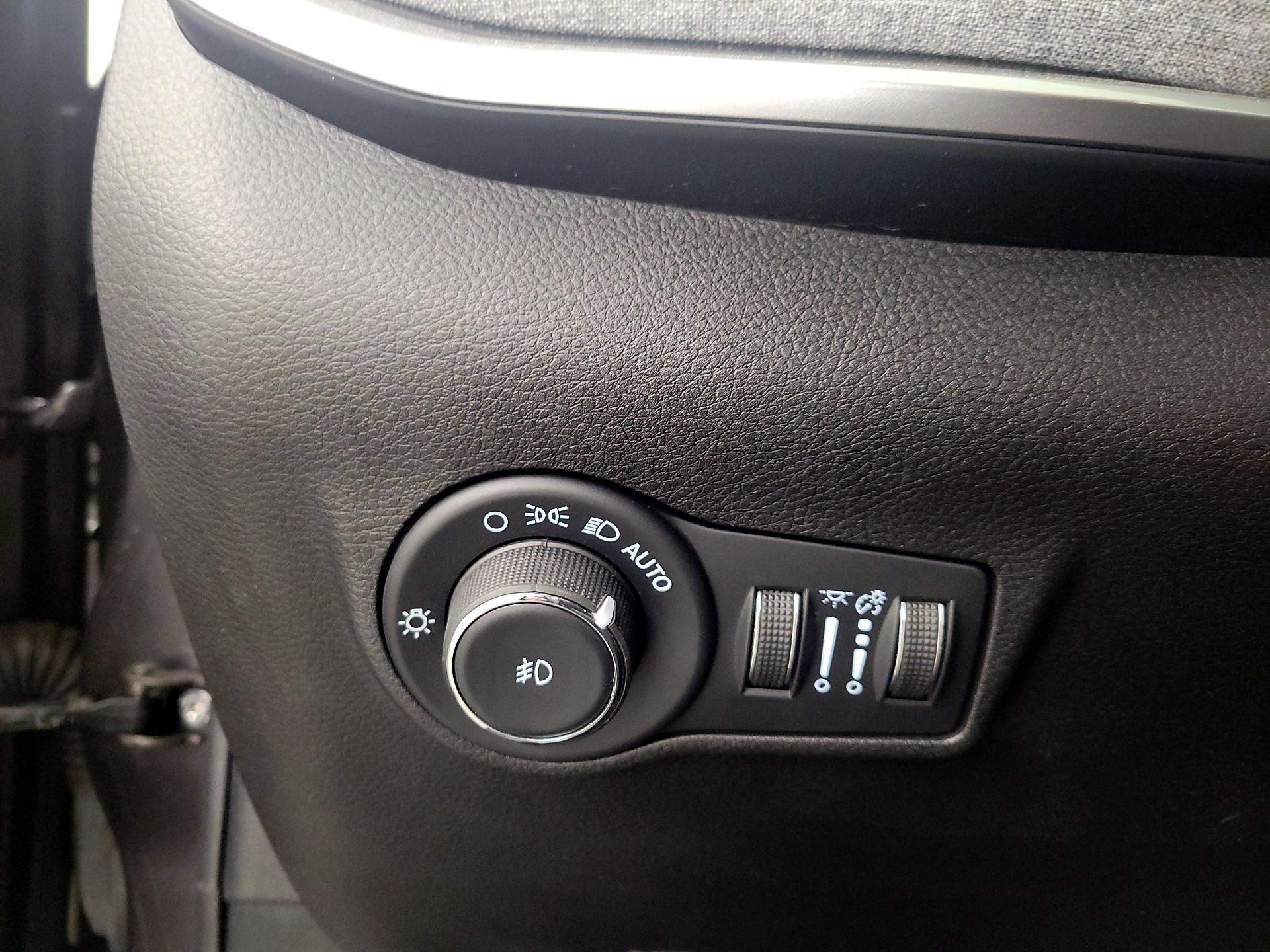 Thumbnail: 2022 Jeep Compass - 13