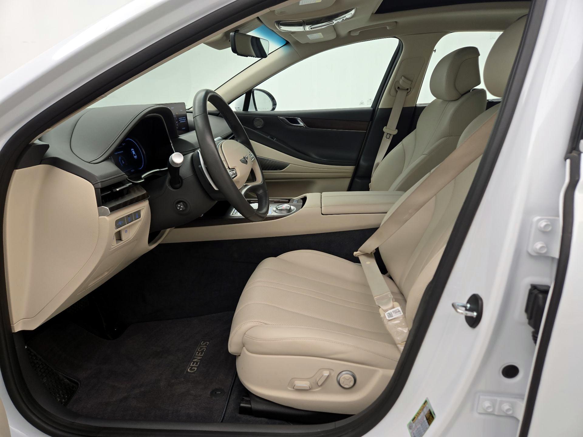 Thumbnail: 2023 Genesis G80 - 11