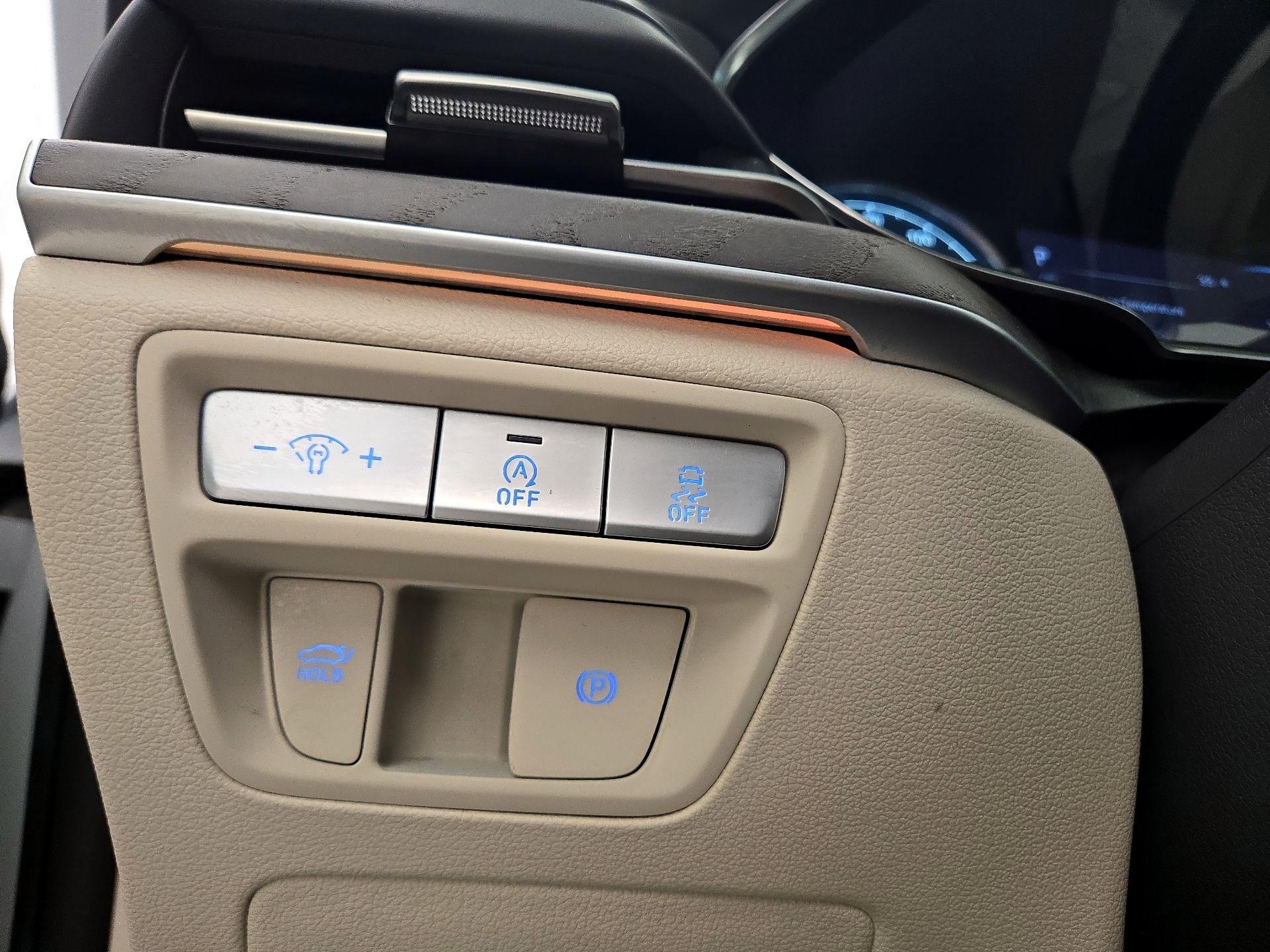 Thumbnail: 2023 Genesis G80 - 13